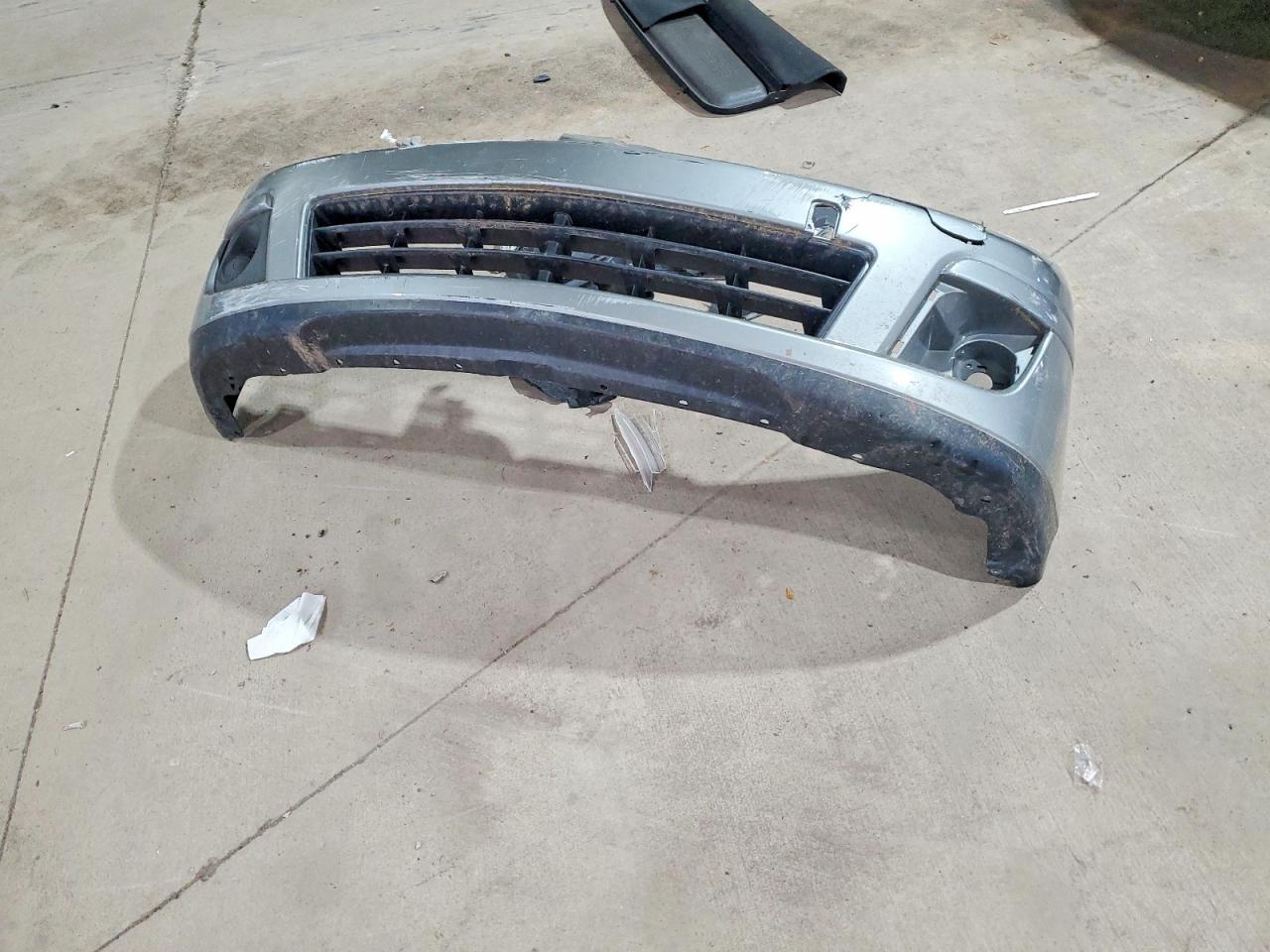 2009 Nissan Versa 1.8 S Silver vin: 3N1BC13E79L410522
