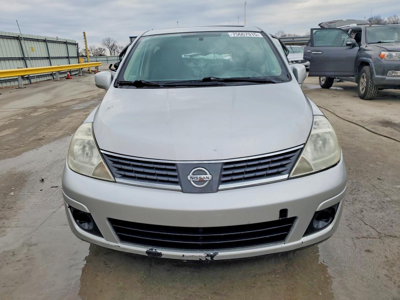2009 Nissan Versa 1.8 S Silver vin: 3N1BC13E79L424145