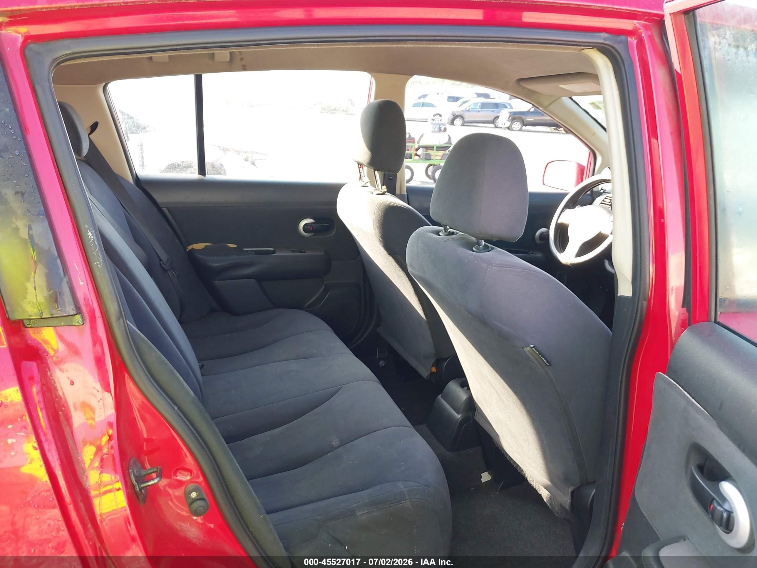 2009 Nissan Versa 1.8s Red vin: 3N1BC13E79L479601