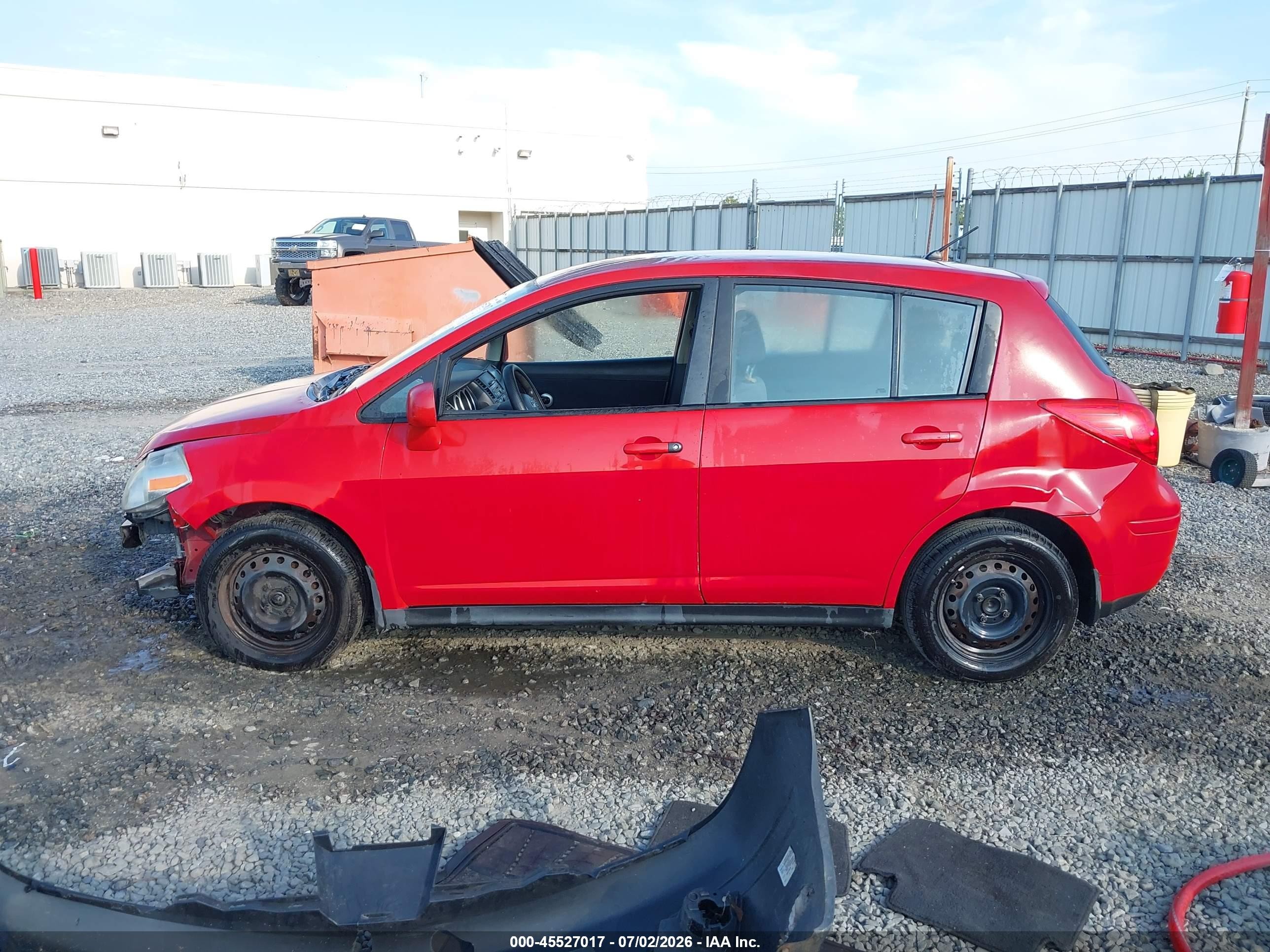 2009 Nissan Versa 1.8s Red vin: 3N1BC13E79L479601