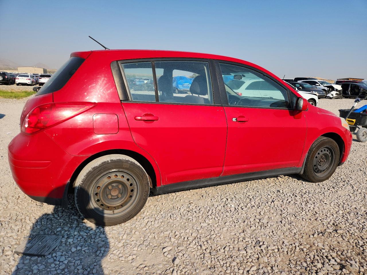 2007 Nissan Versa 1.8 S Red vin: 3N1BC13E87L406833