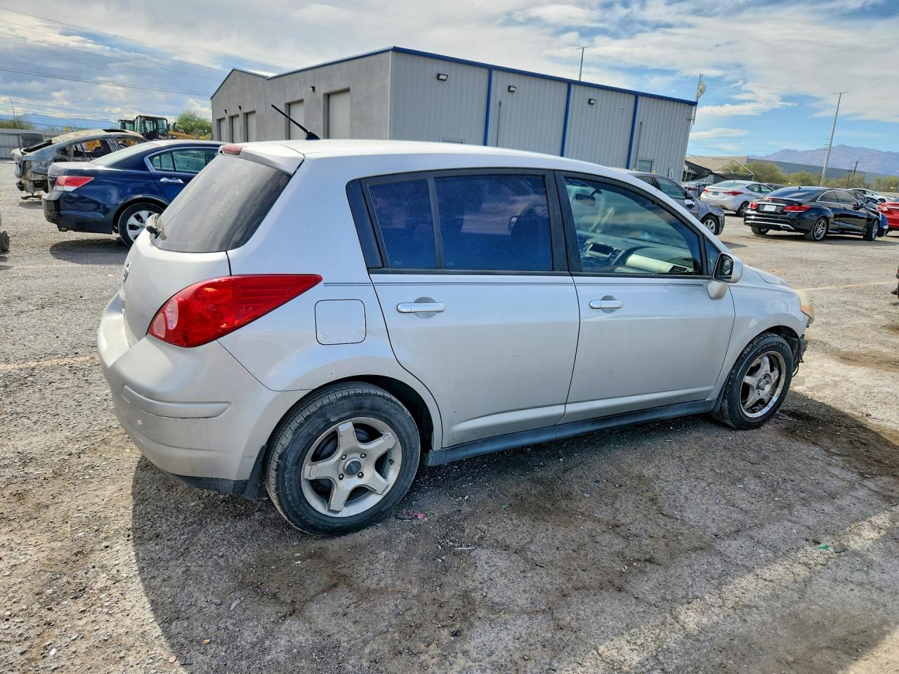 2008 Nissan Versa S/sl Серебряный vin: 3N1BC13E88L353603