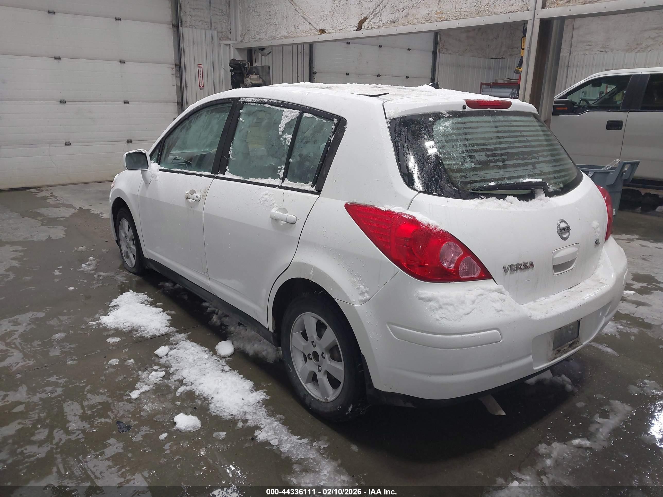 2008 Nissan Versa 1.8sl Белый vin: 3N1BC13E88L391459