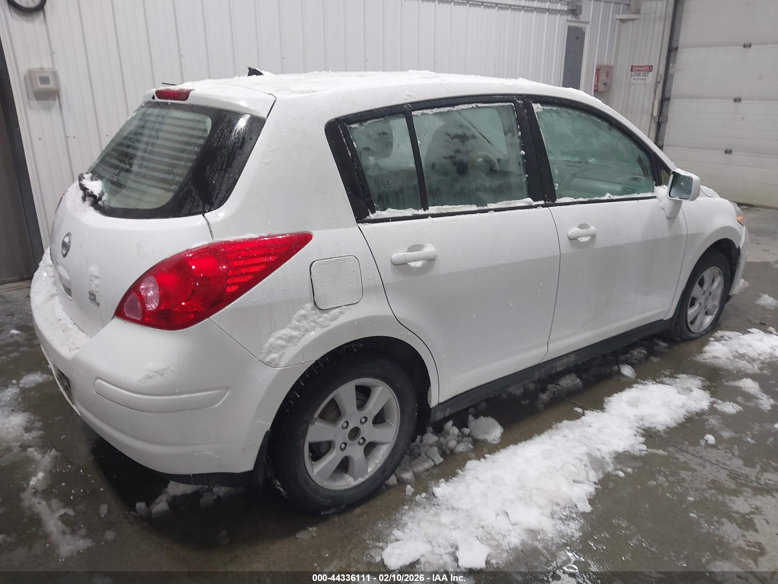 2008 Nissan Versa 1.8sl Белый vin: 3N1BC13E88L391459
