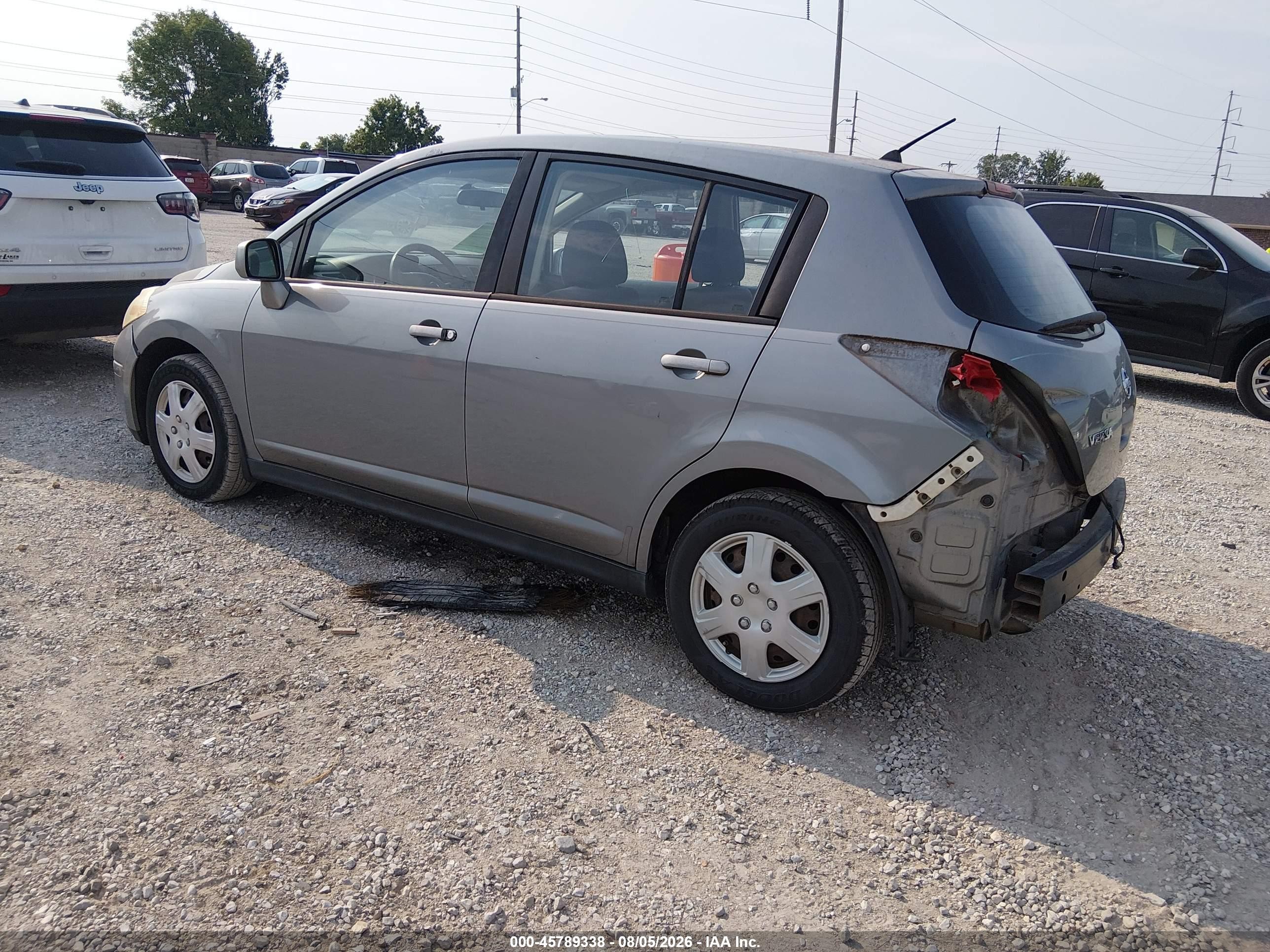 2008 Nissan Versa 1.8 S Silver vin: 3N1BC13E88L398427