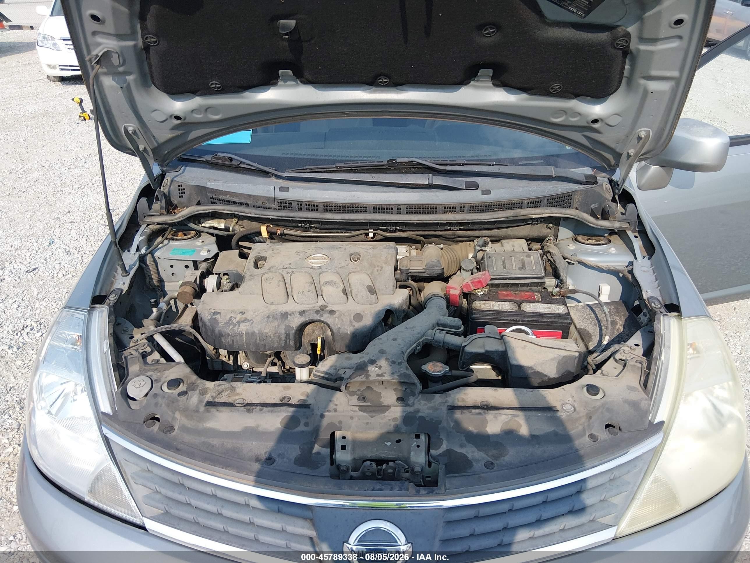 2008 Nissan Versa 1.8 S Silver vin: 3N1BC13E88L398427