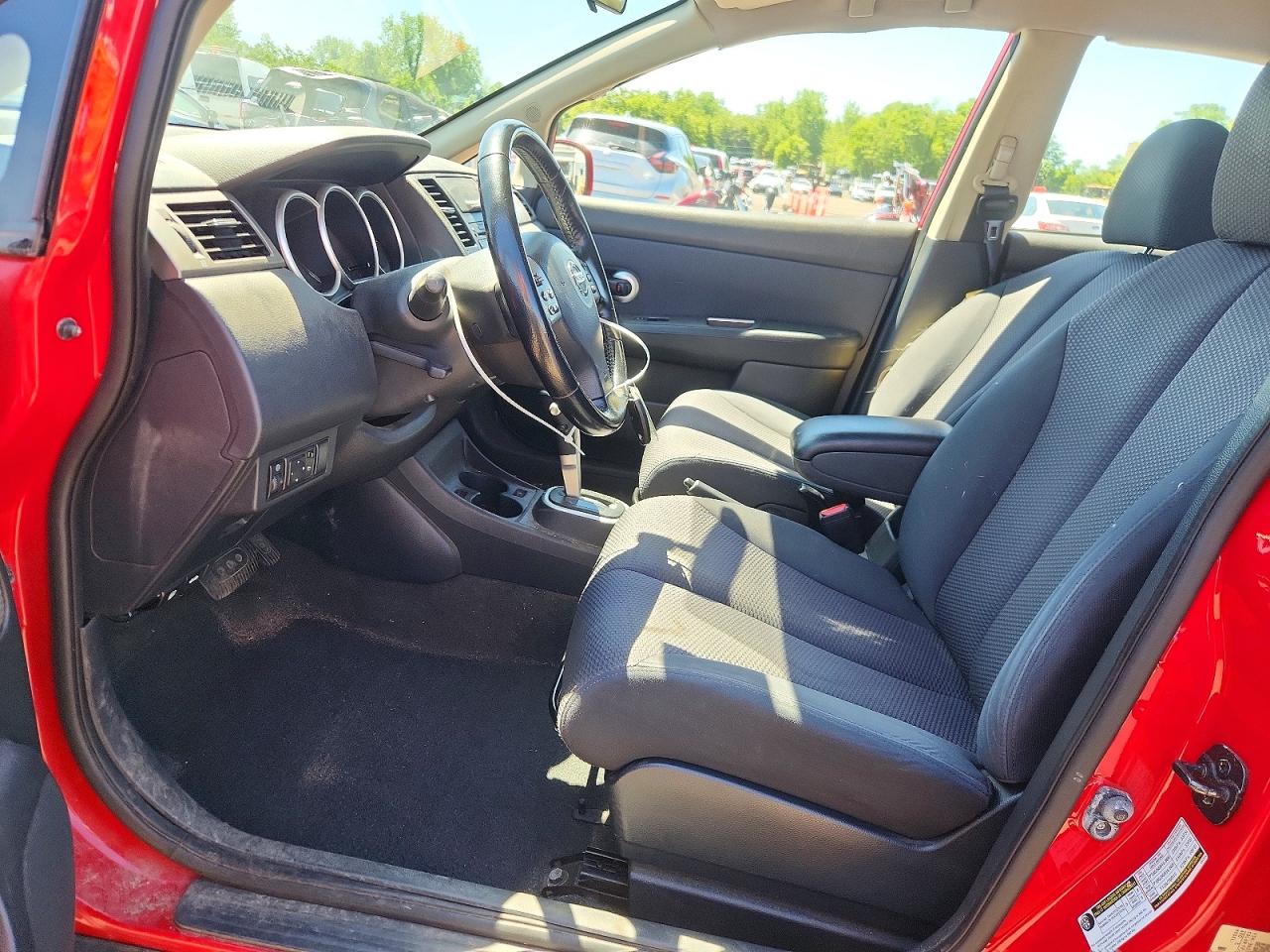 2008 Nissan Versa 1.8 S Red vin: 3N1BC13E88L440756