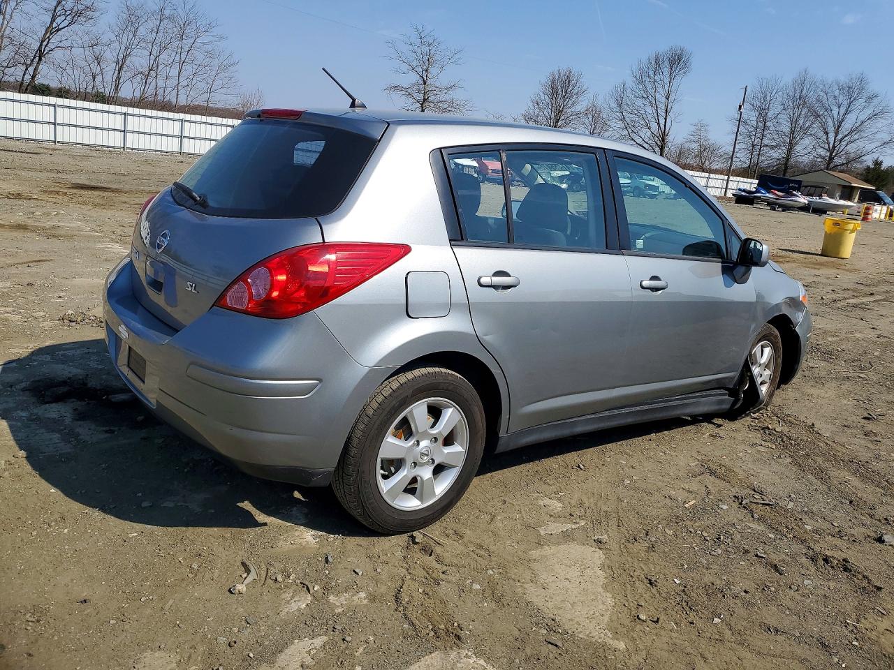 2009 Nissan Versa 1.8 S Silver vin: 3N1BC13E89L369785