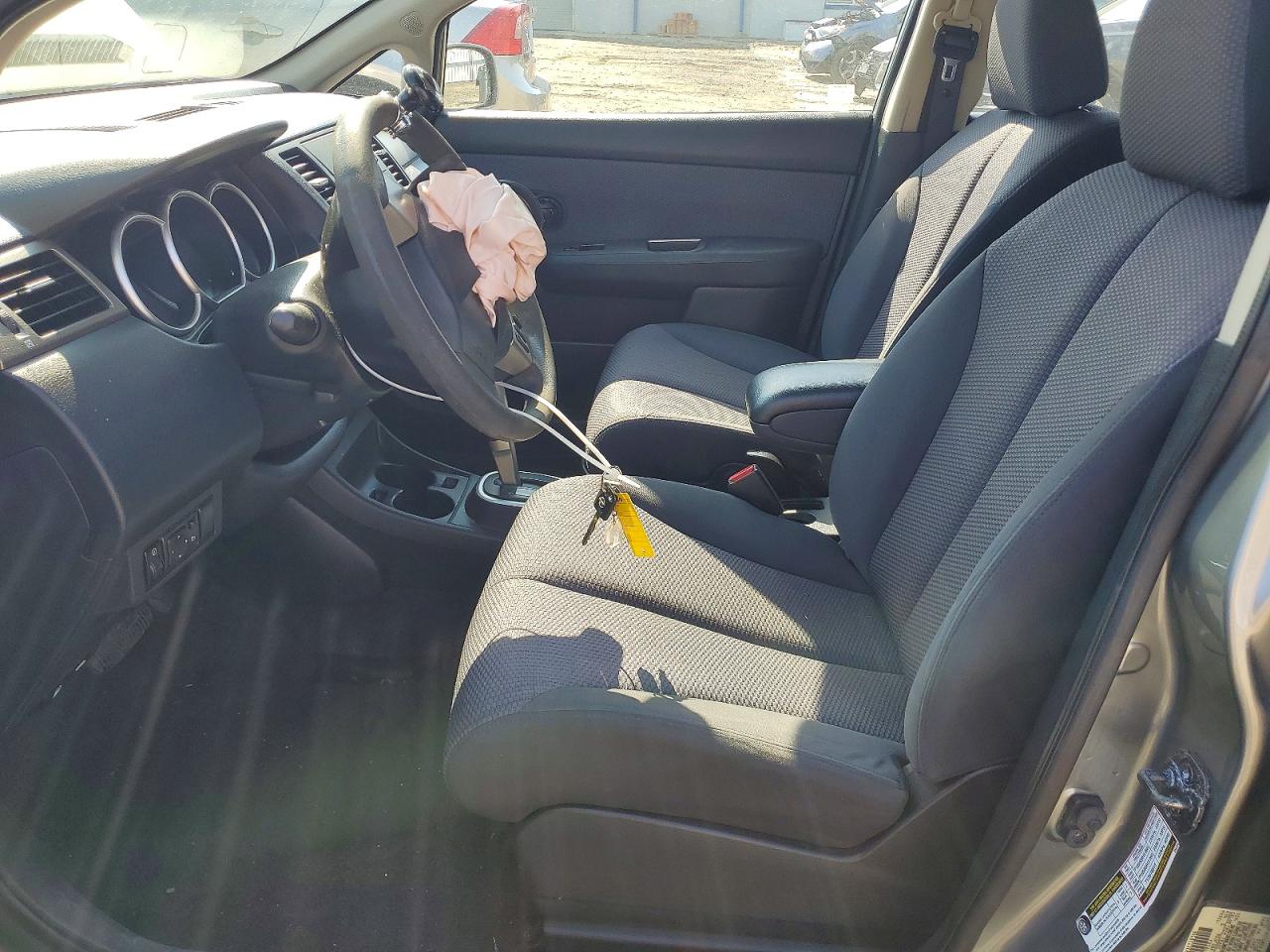 2009 Nissan Versa 1.8 S Silver vin: 3N1BC13E89L369785