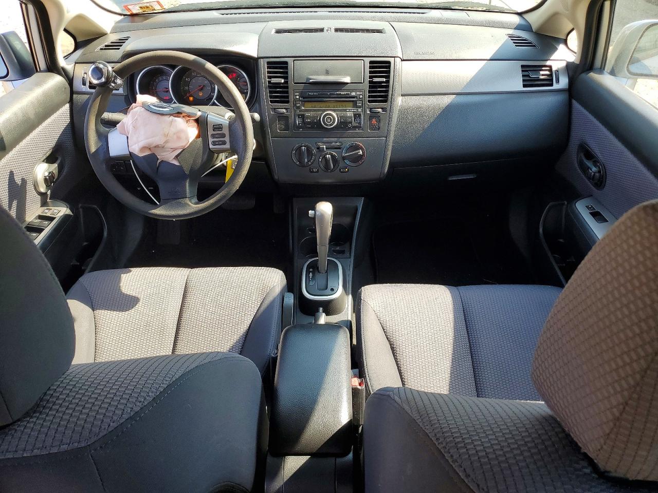 2009 Nissan Versa 1.8 S Silver vin: 3N1BC13E89L369785