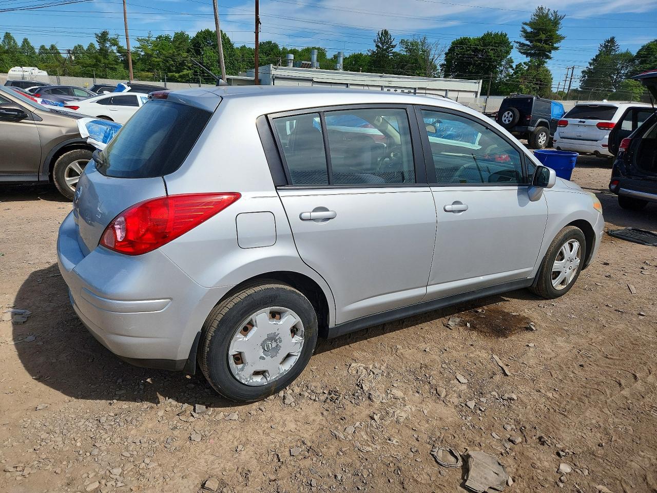 2009 Nissan Versa 1.8 S Silver vin: 3N1BC13E89L390569