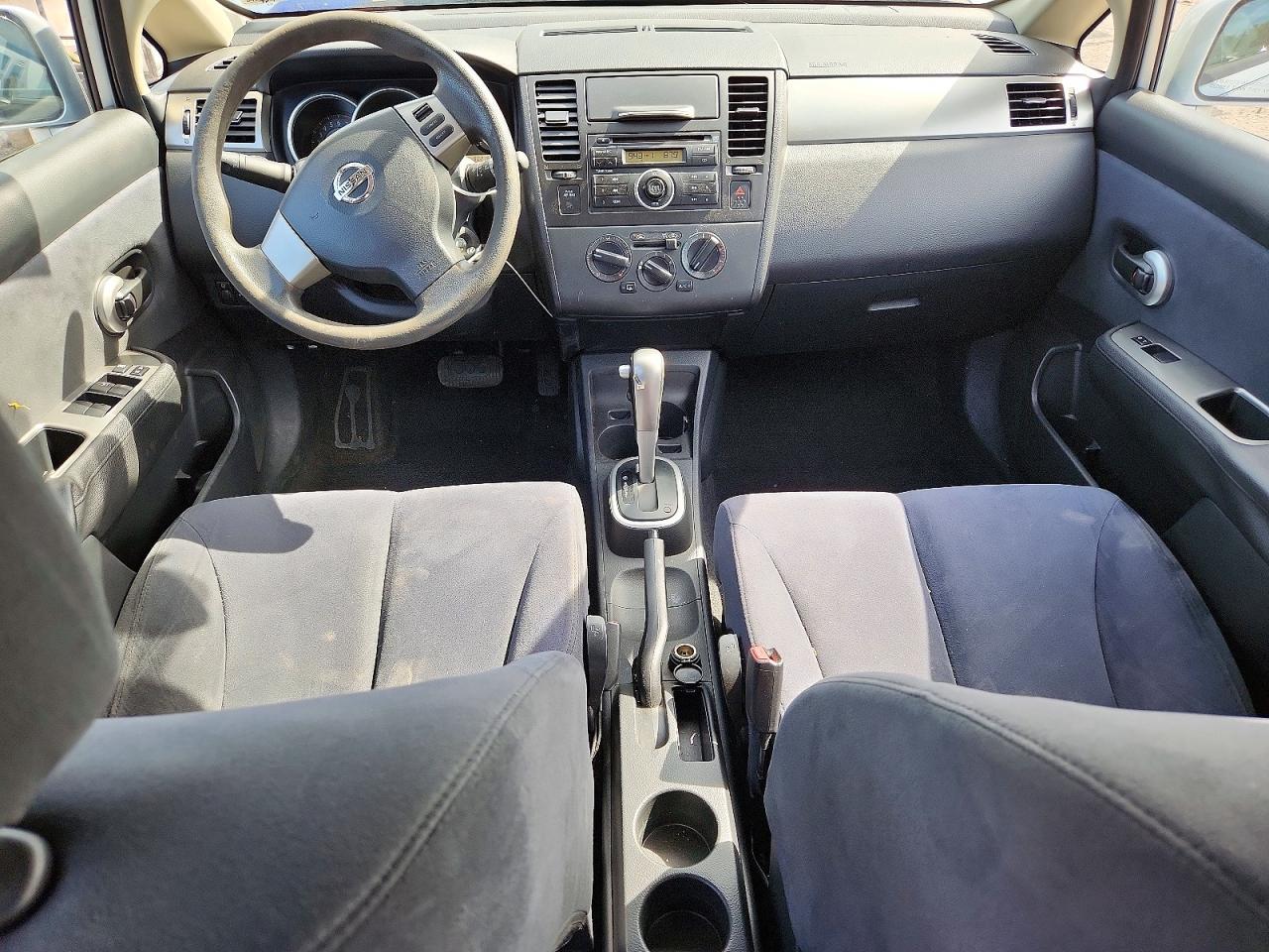 2009 Nissan Versa 1.8 S Silver vin: 3N1BC13E89L390569