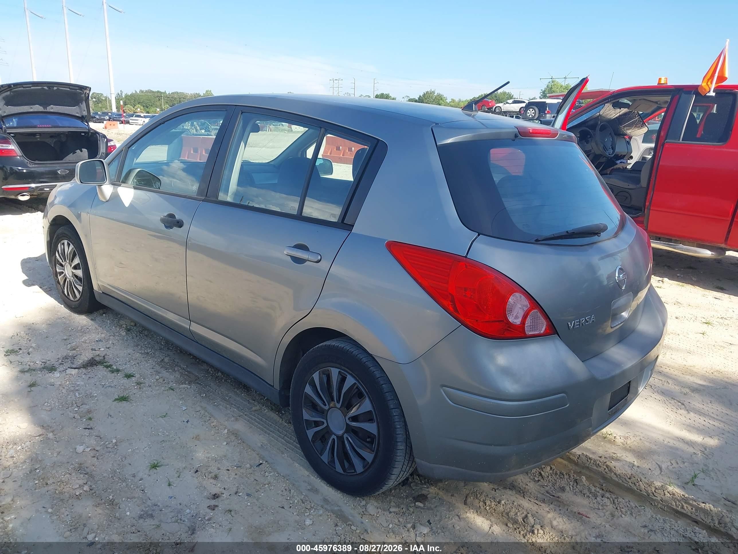 2009 Nissan Versa 1.8s Silver vin: 3N1BC13E89L416040