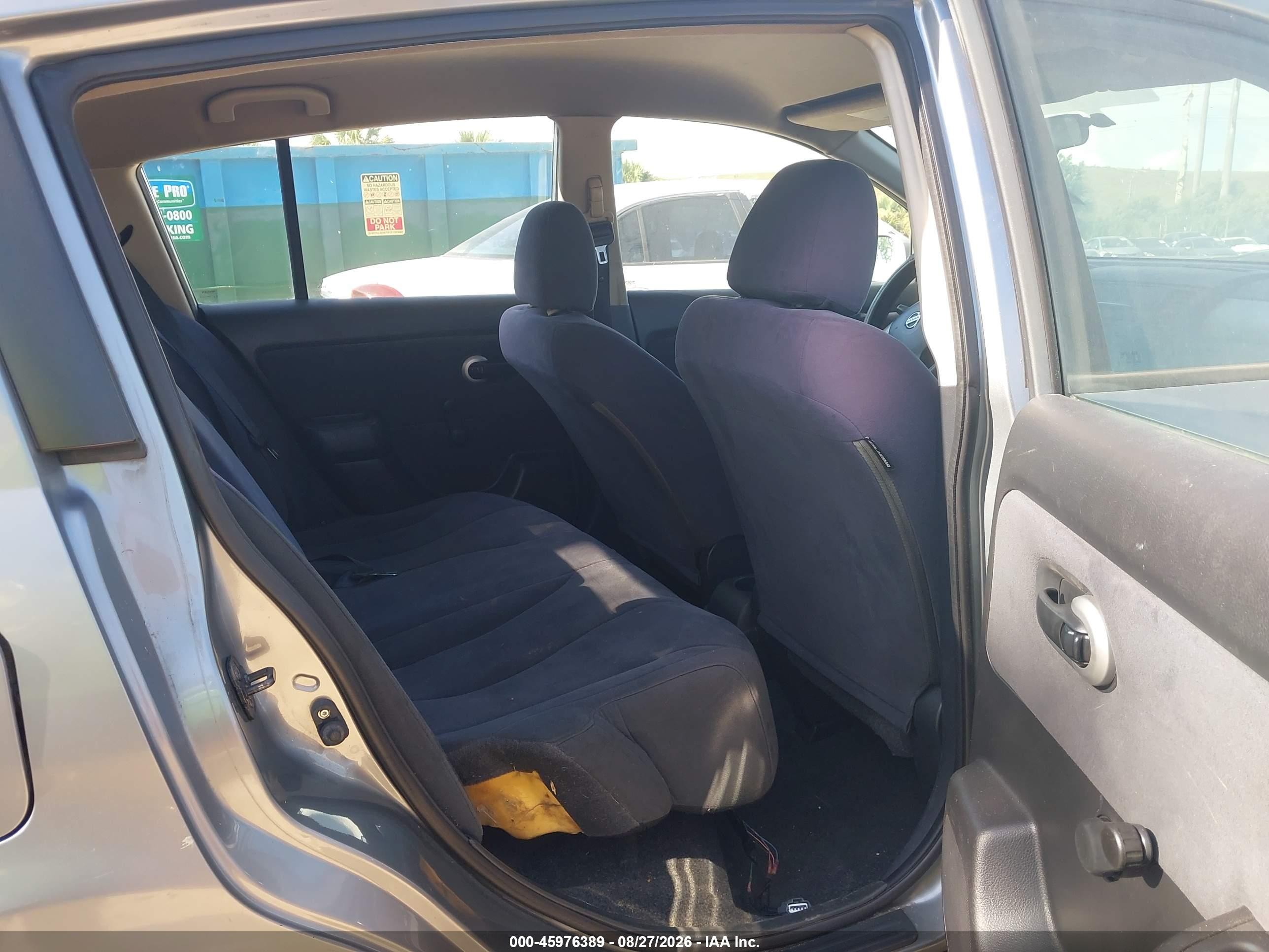 2009 Nissan Versa 1.8s Silver vin: 3N1BC13E89L416040