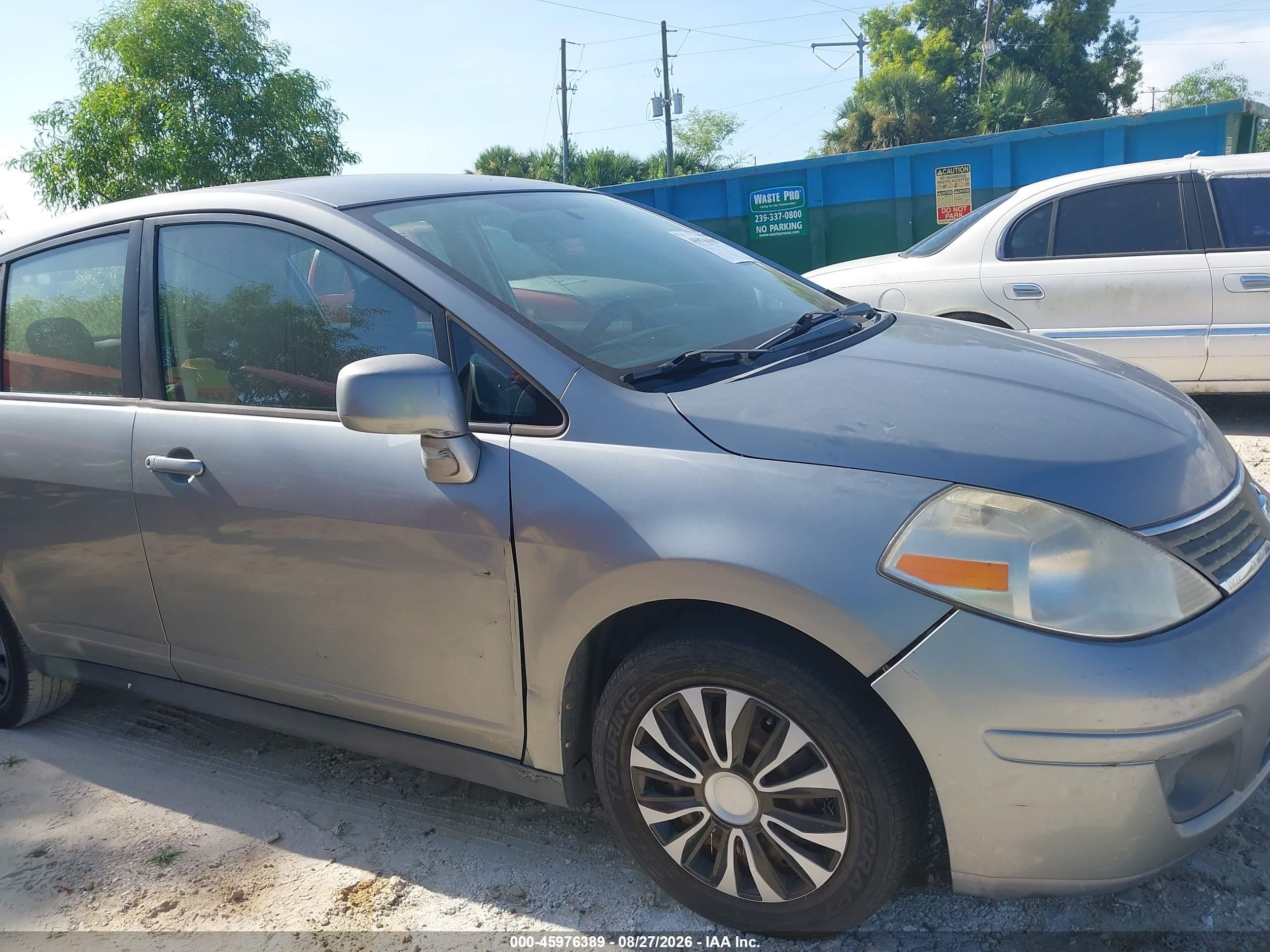 2009 Nissan Versa 1.8s Silver vin: 3N1BC13E89L416040