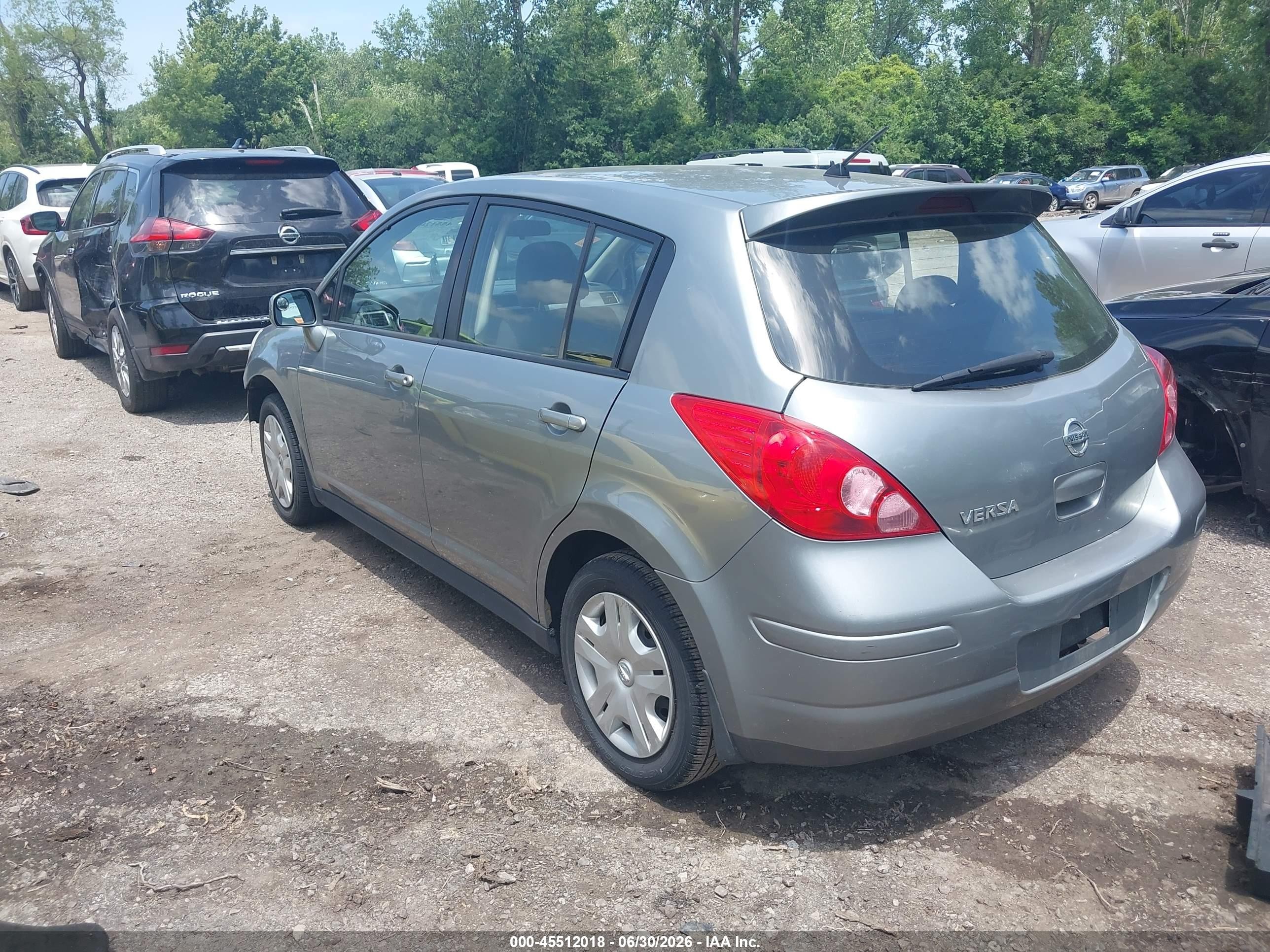 2009 Nissan Versa 1.8s Silver vin: 3N1BC13E89L464590