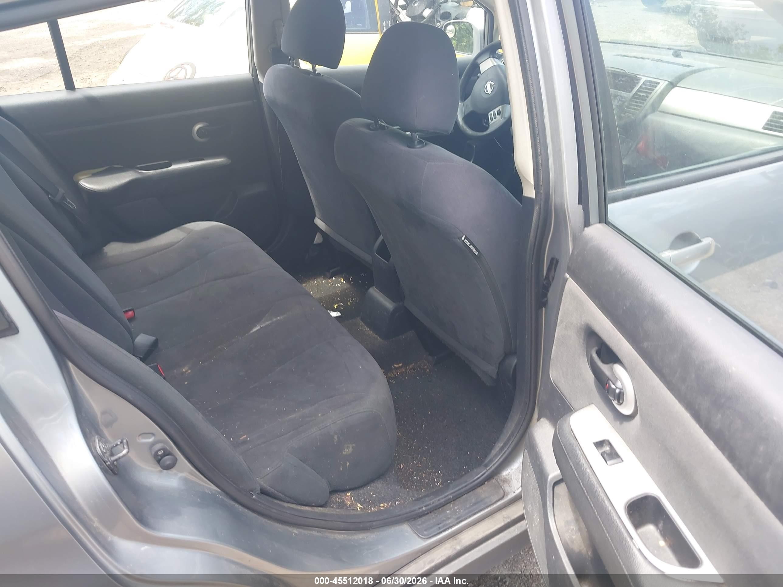 2009 Nissan Versa 1.8s Silver vin: 3N1BC13E89L464590