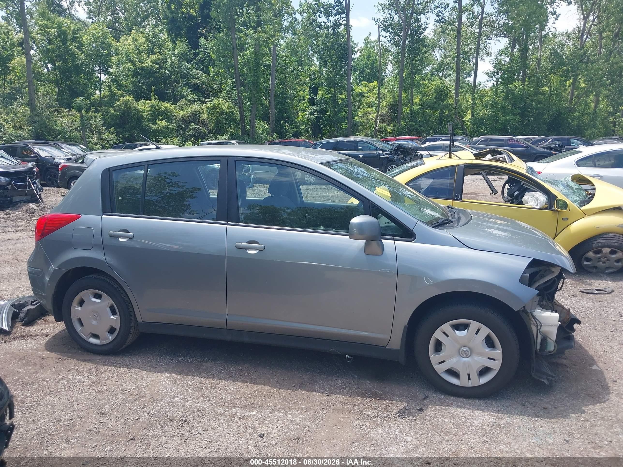 2009 Nissan Versa 1.8s Silver vin: 3N1BC13E89L464590