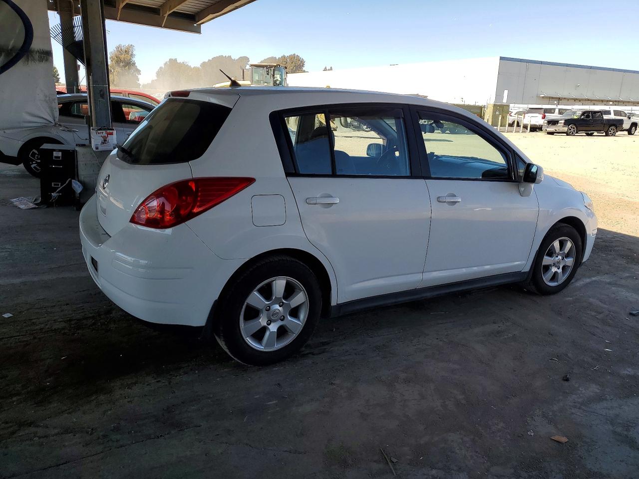 2007 Nissan Versa 1.8 S White vin: 3N1BC13E97L360073