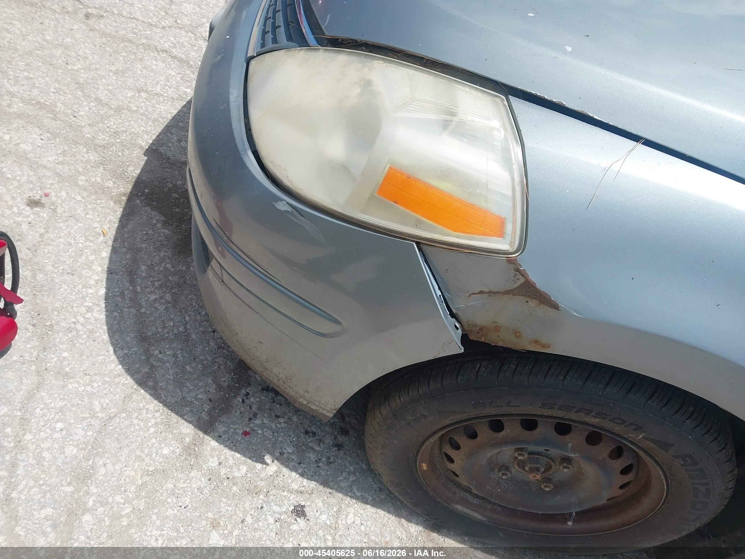2007 Nissan Versa 1.8s Silver vin: 3N1BC13E97L383272