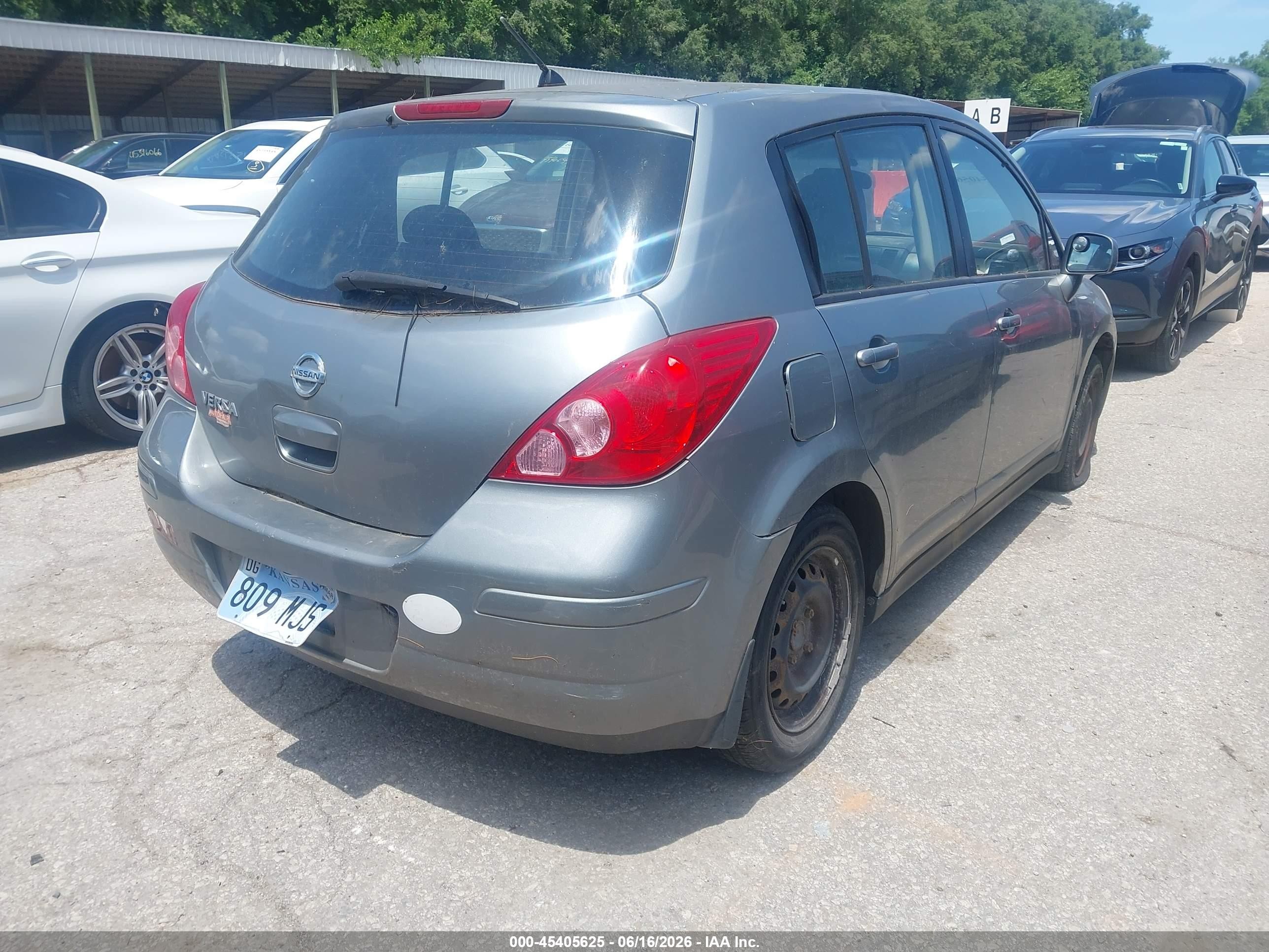 2007 Nissan Versa 1.8s Silver vin: 3N1BC13E97L383272
