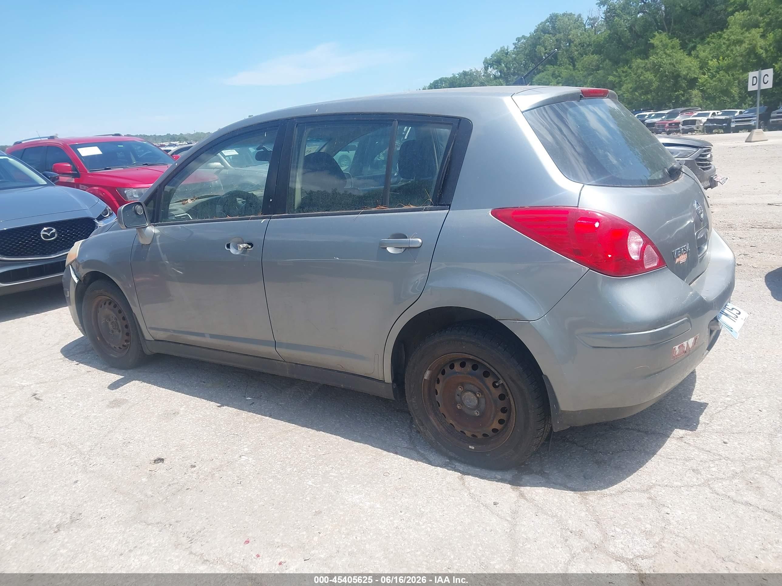 2007 Nissan Versa 1.8s Silver vin: 3N1BC13E97L383272
