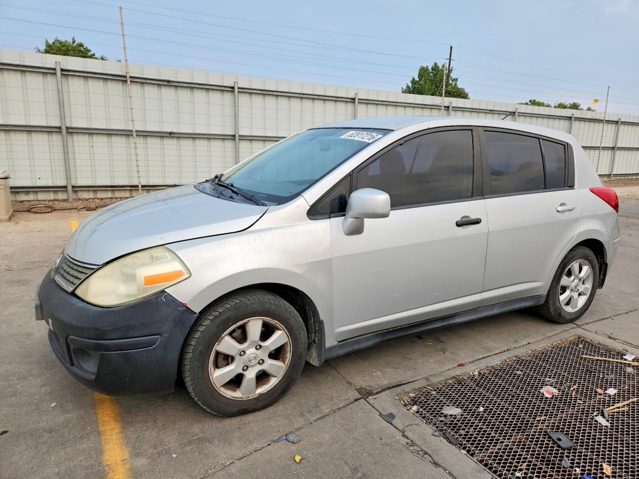 2007 Nissan Versa 1.8 S Silver vin: 3N1BC13E97L409725