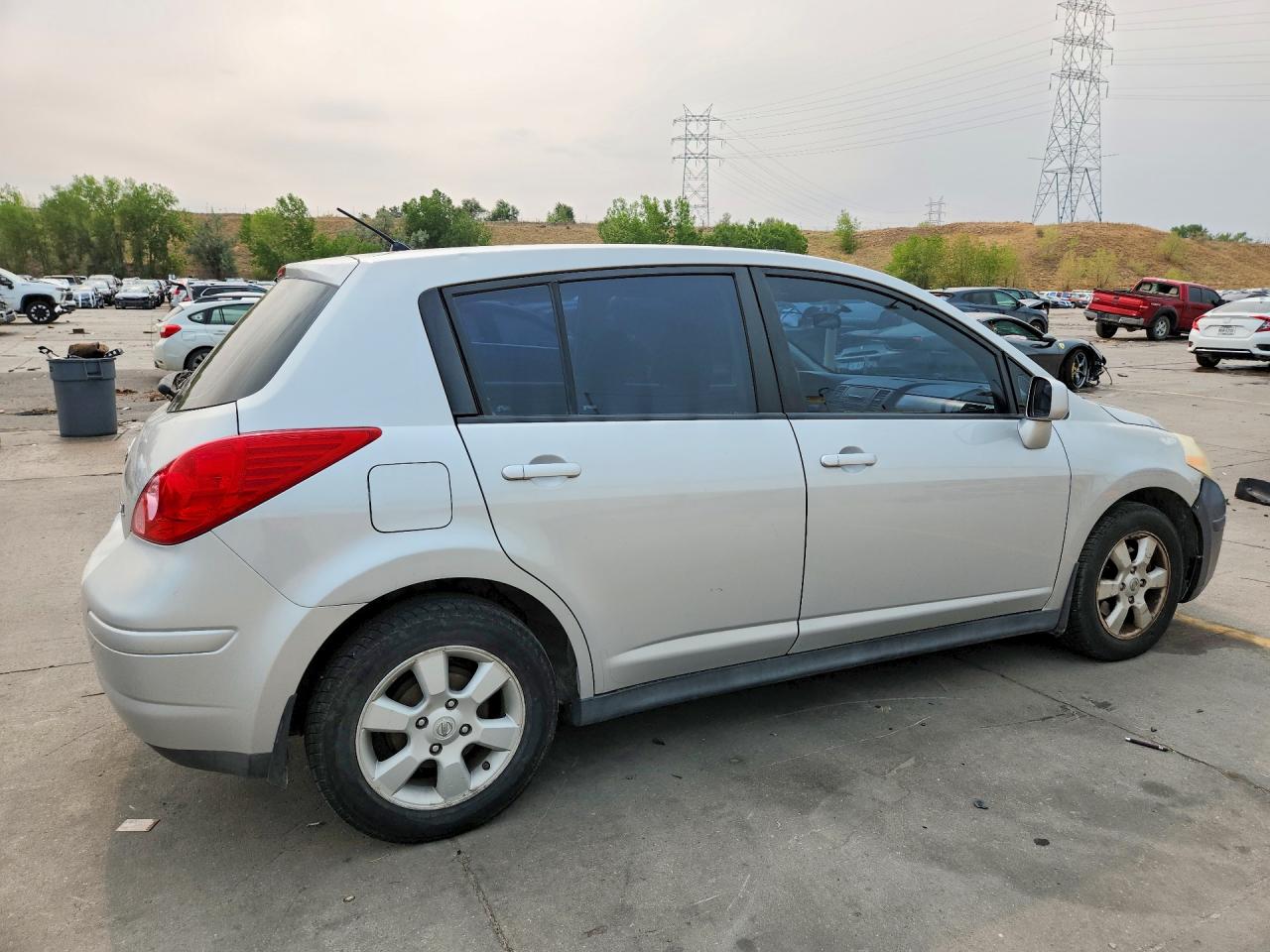 2007 Nissan Versa 1.8 S Silver vin: 3N1BC13E97L409725