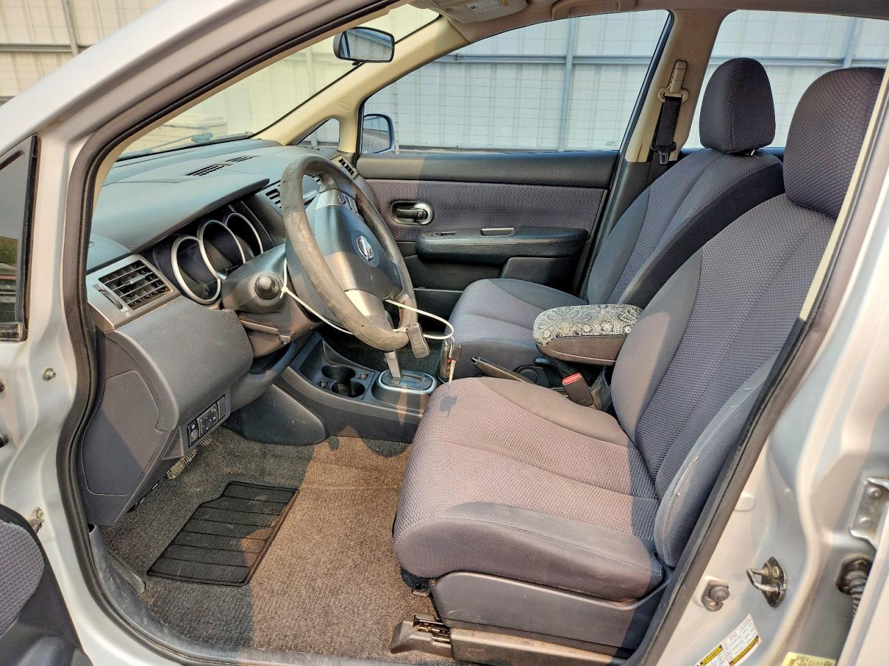 2007 Nissan Versa 1.8 S Silver vin: 3N1BC13E97L409725