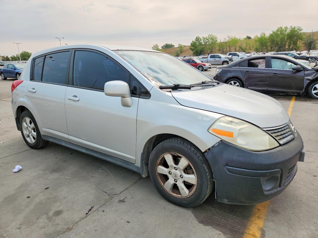 2007 Nissan Versa 1.8 S Silver vin: 3N1BC13E97L409725