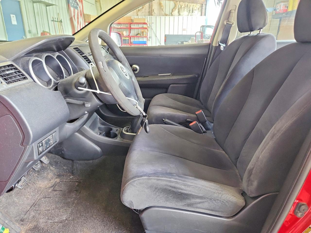 2007 Nissan Versa 1.8 S Red vin: 3N1BC13E97L457614