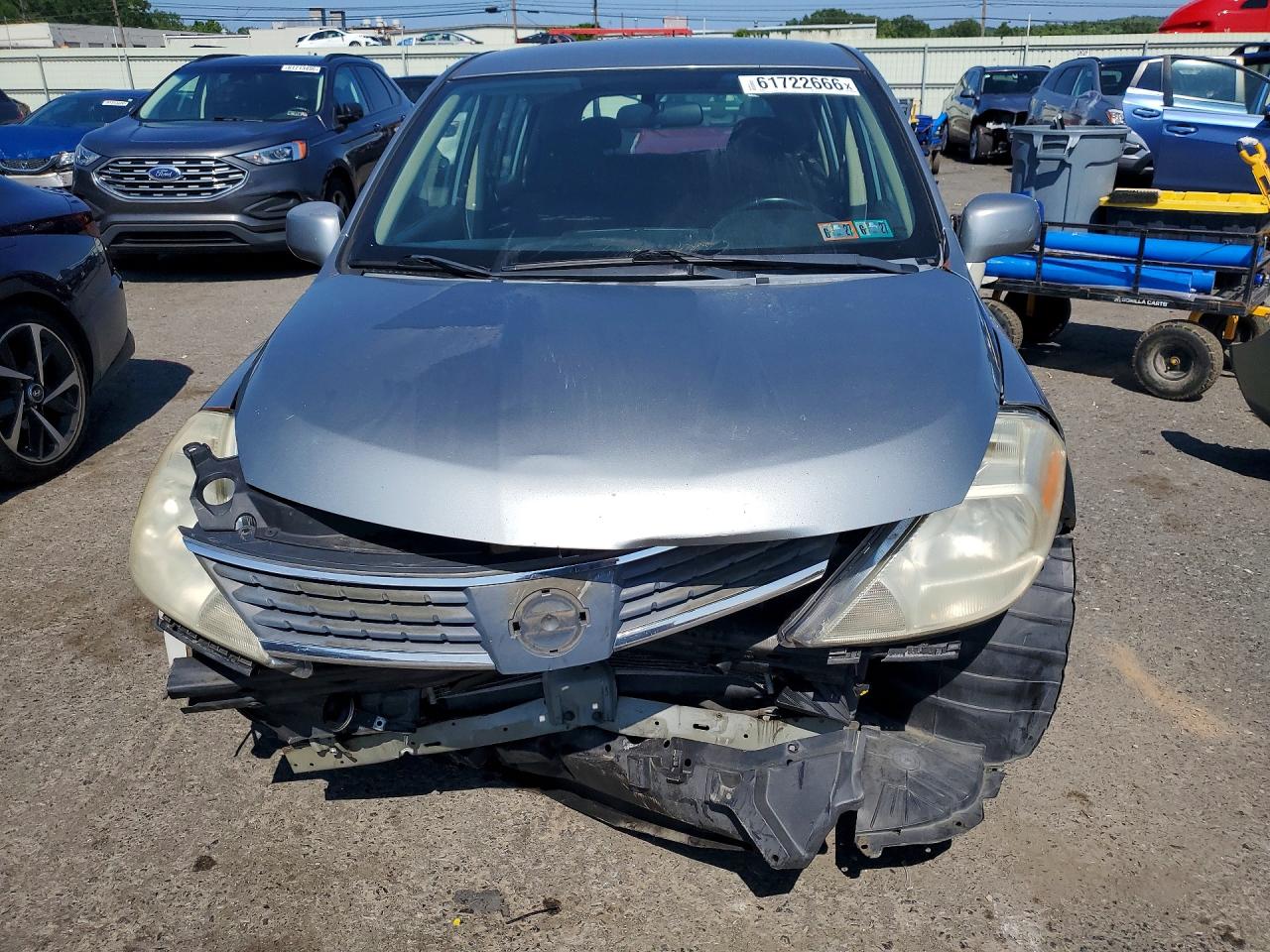 2008 Nissan Versa 1.8 S Silver vin: 3N1BC13E98L360706