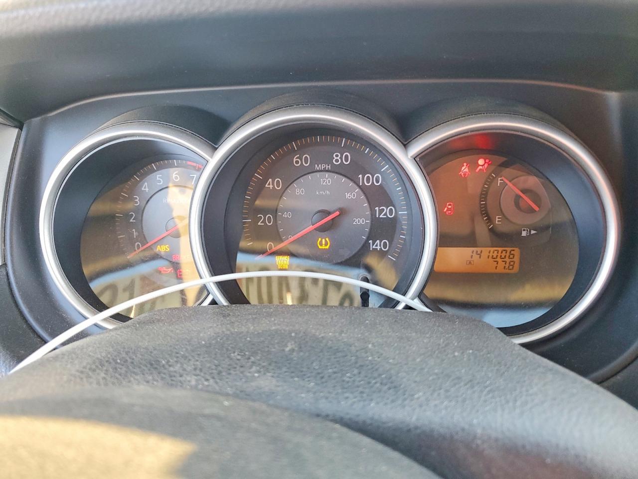 2008 Niss Versa Silver vin: 3N1BC13E98L431967