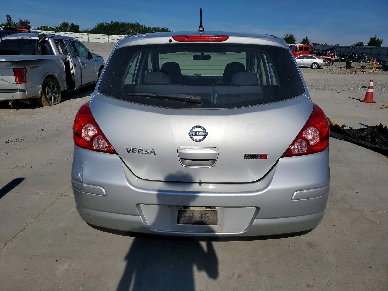 2009 Nissan Versa 1.8 S Silver vin: 3N1BC13E99L364644