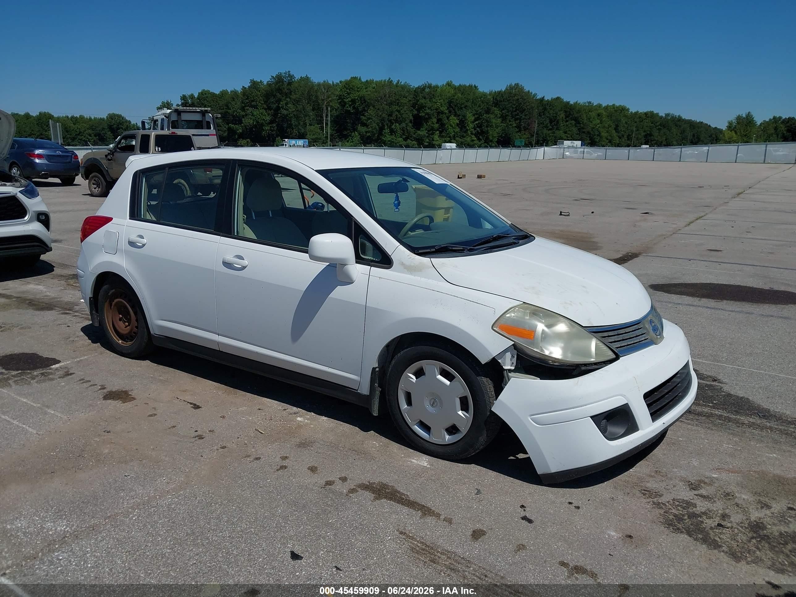 2009 Nissan Versa 1.8s White vin: 3N1BC13E99L399619