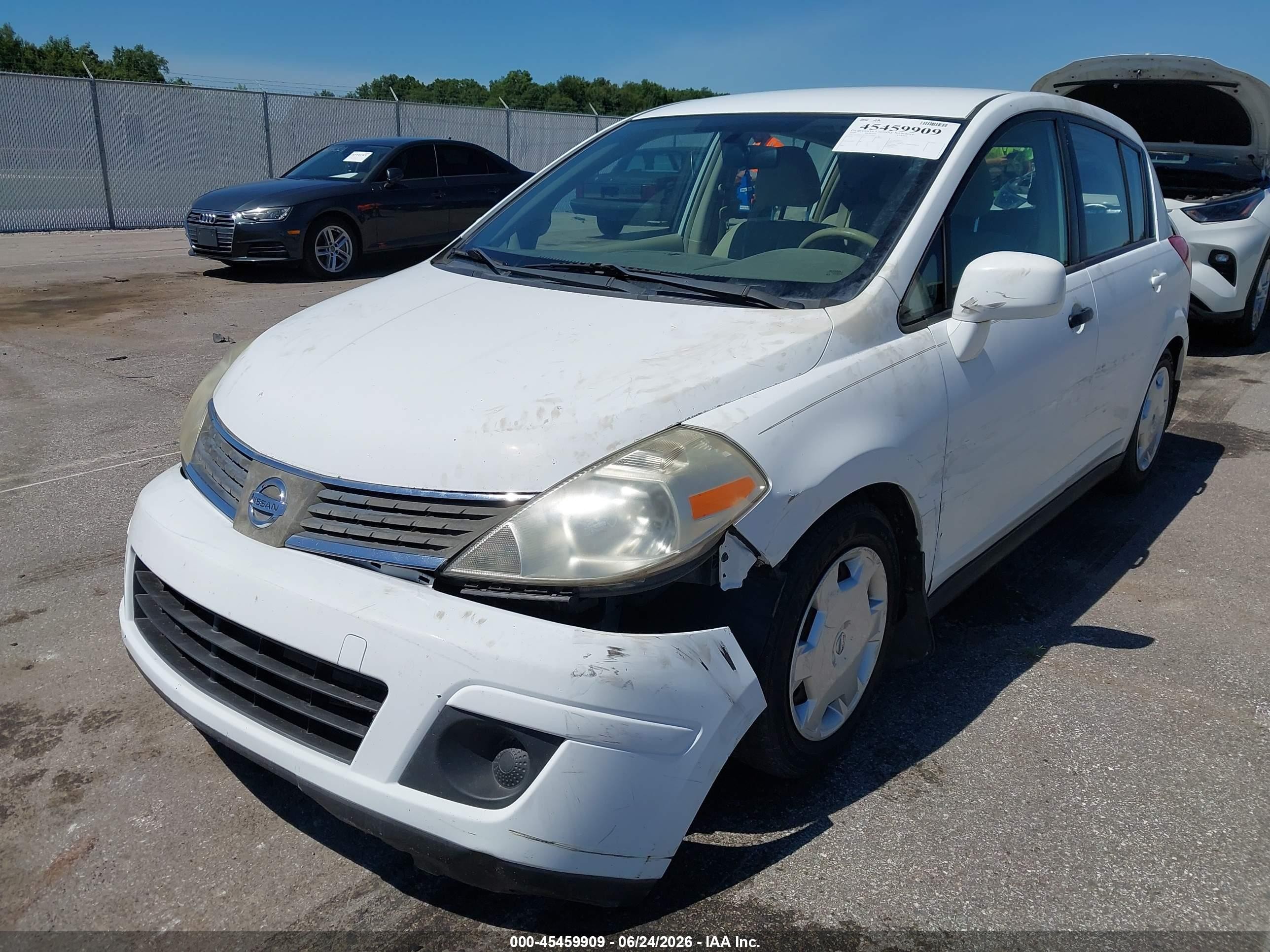 2009 Nissan Versa 1.8s White vin: 3N1BC13E99L399619