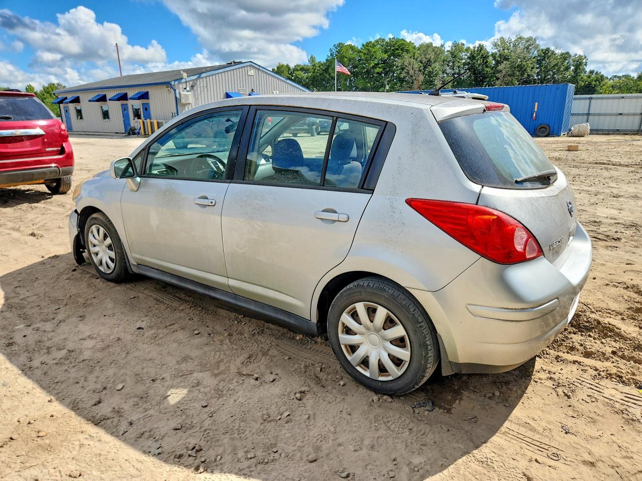 2009 Nissan Versa 1.8 S Серебряный vin: 3N1BC13E99L400817