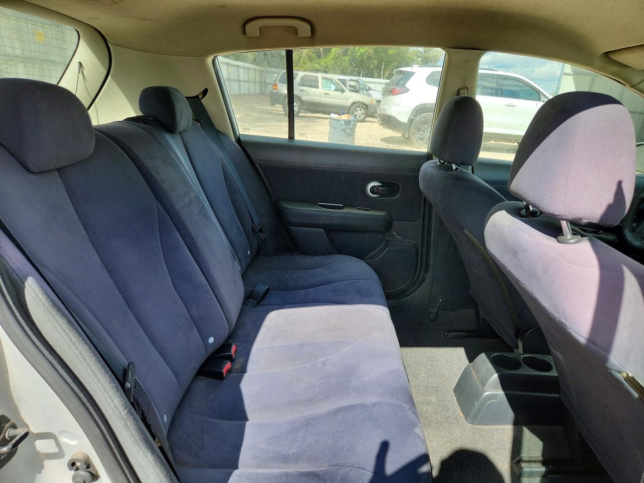 2009 Nissan Versa 1.8 S Серебряный vin: 3N1BC13E99L400817