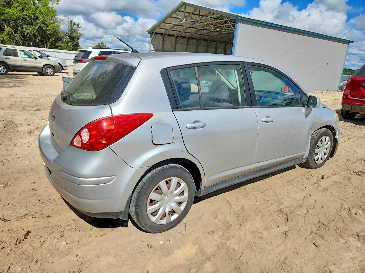 2009 Nissan Versa 1.8 S Серебряный vin: 3N1BC13E99L400817