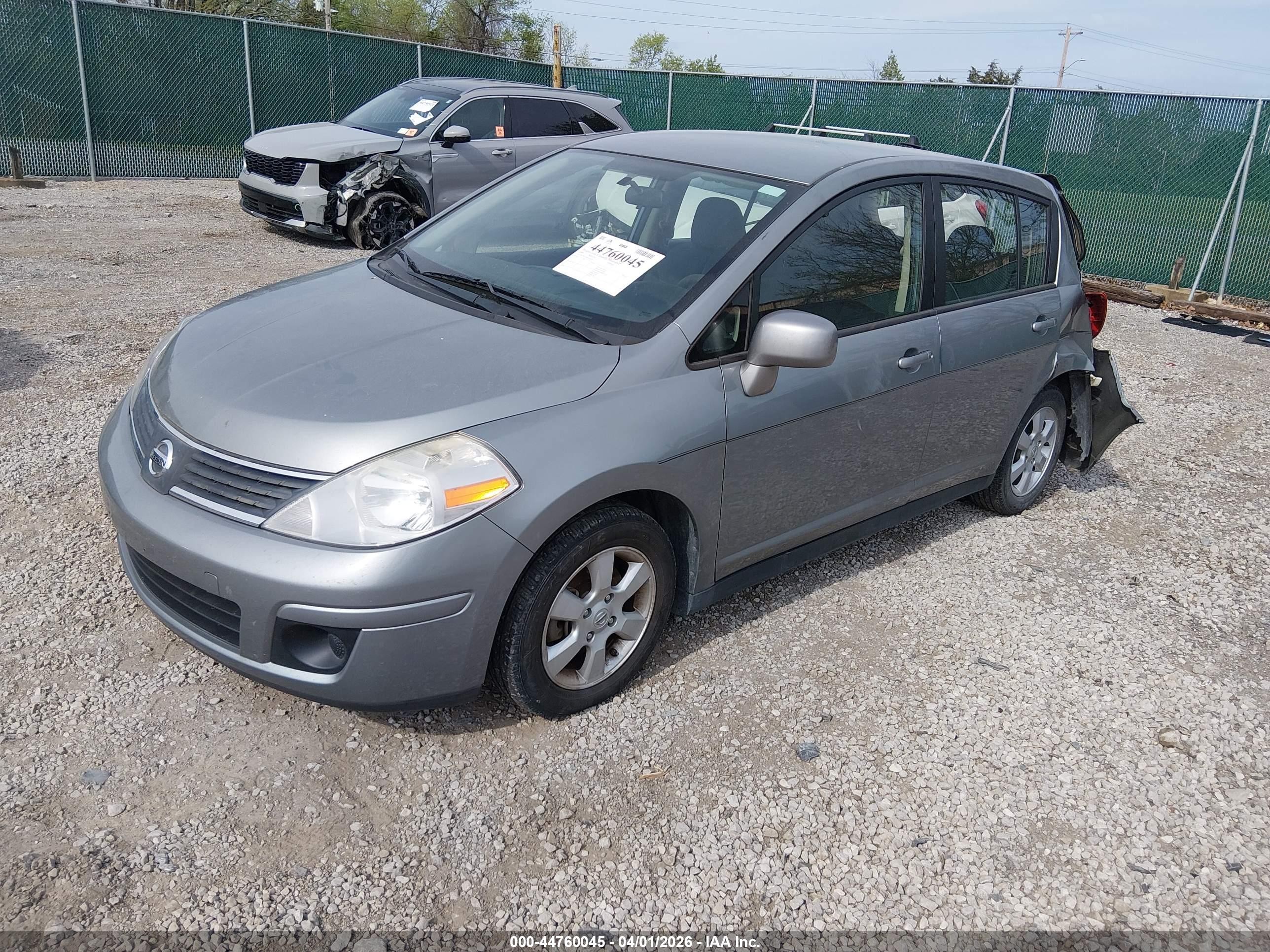 2009 Nissan Versa 1.8sl Серебряный vin: 3N1BC13E99L401014