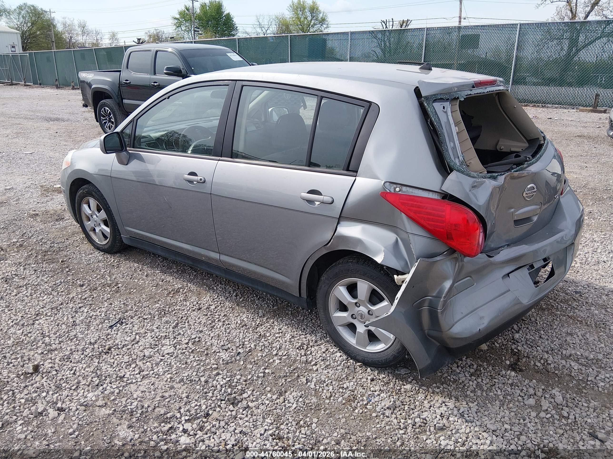 2009 Nissan Versa 1.8sl Серебряный vin: 3N1BC13E99L401014