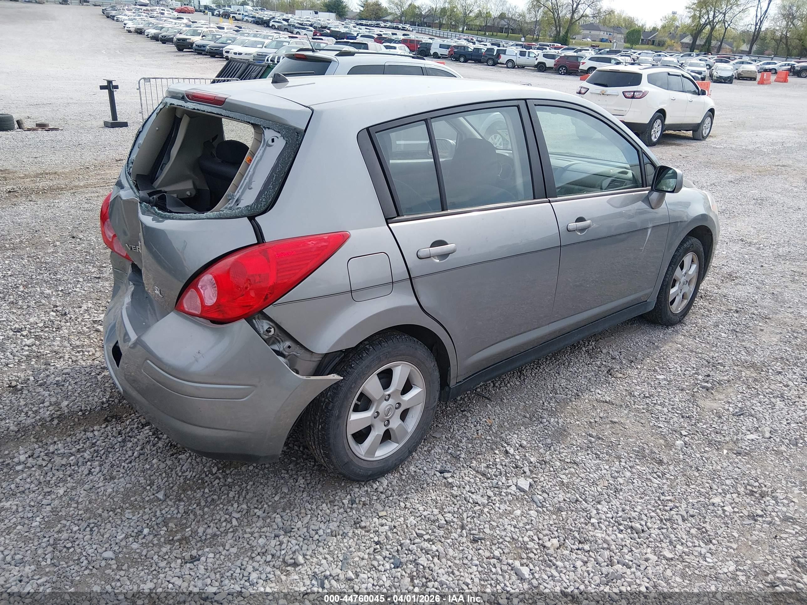 2009 Nissan Versa 1.8sl Серебряный vin: 3N1BC13E99L401014