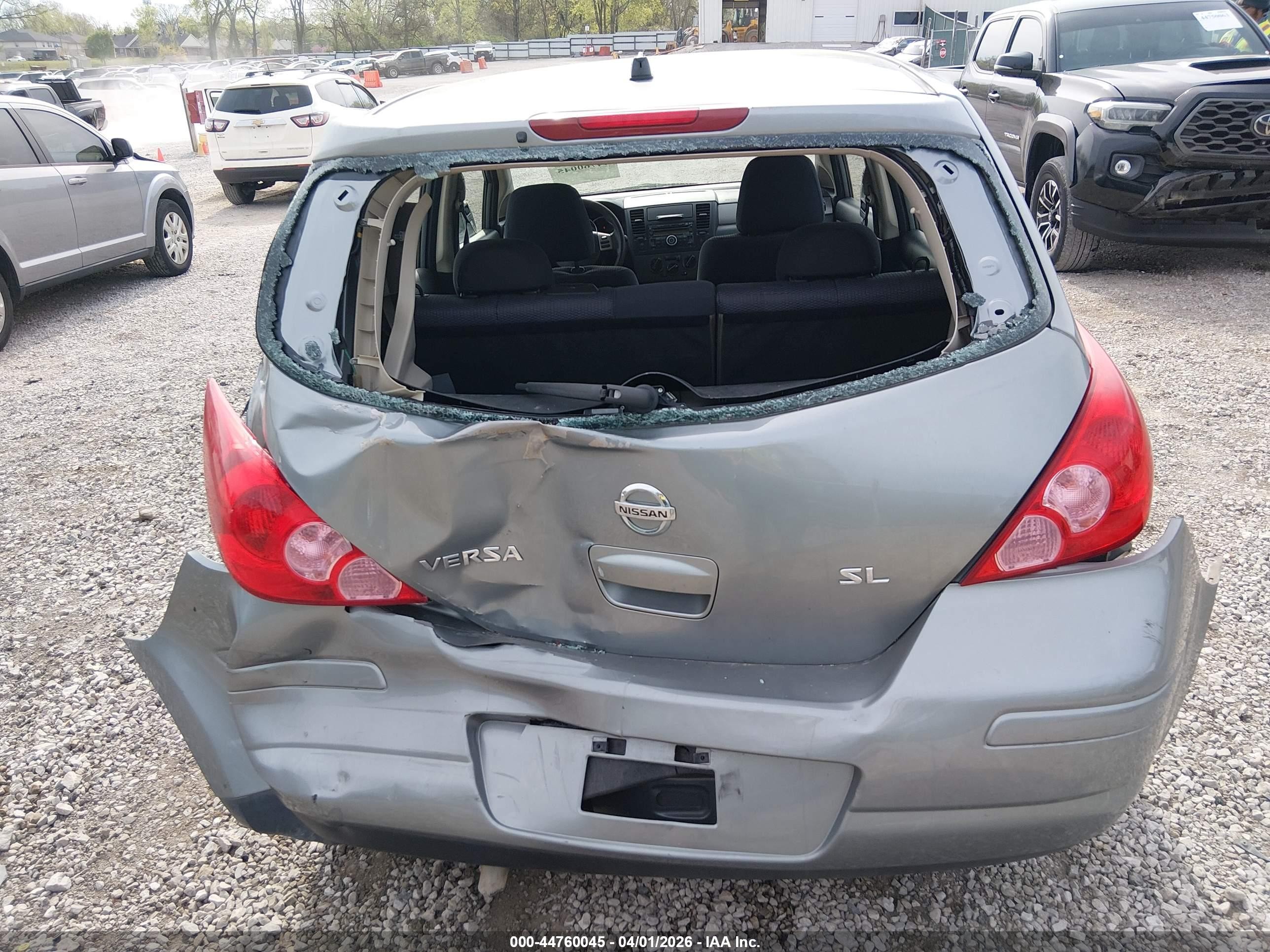 2009 Nissan Versa 1.8sl Серебряный vin: 3N1BC13E99L401014