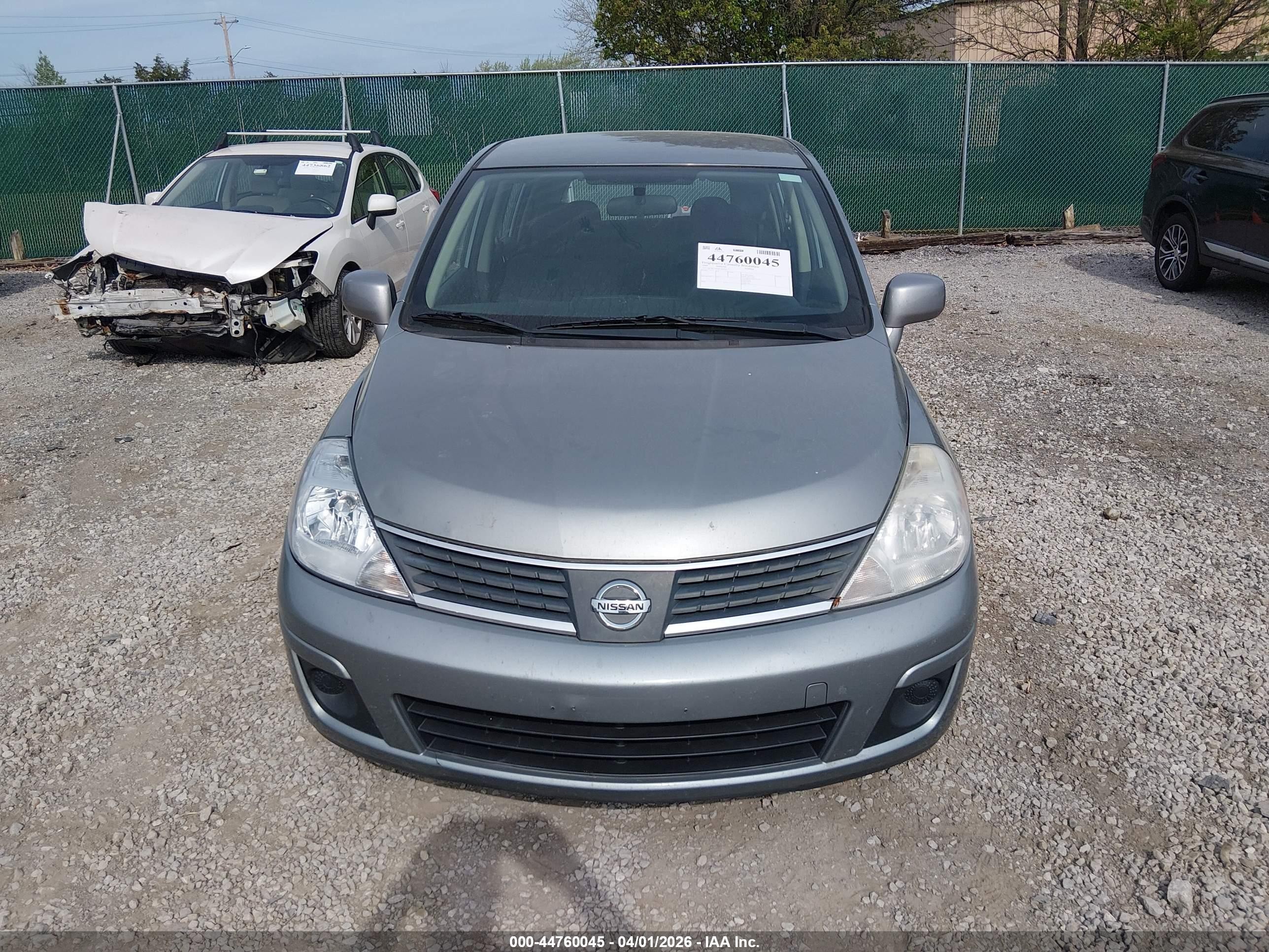 2009 Nissan Versa 1.8sl Серебряный vin: 3N1BC13E99L401014