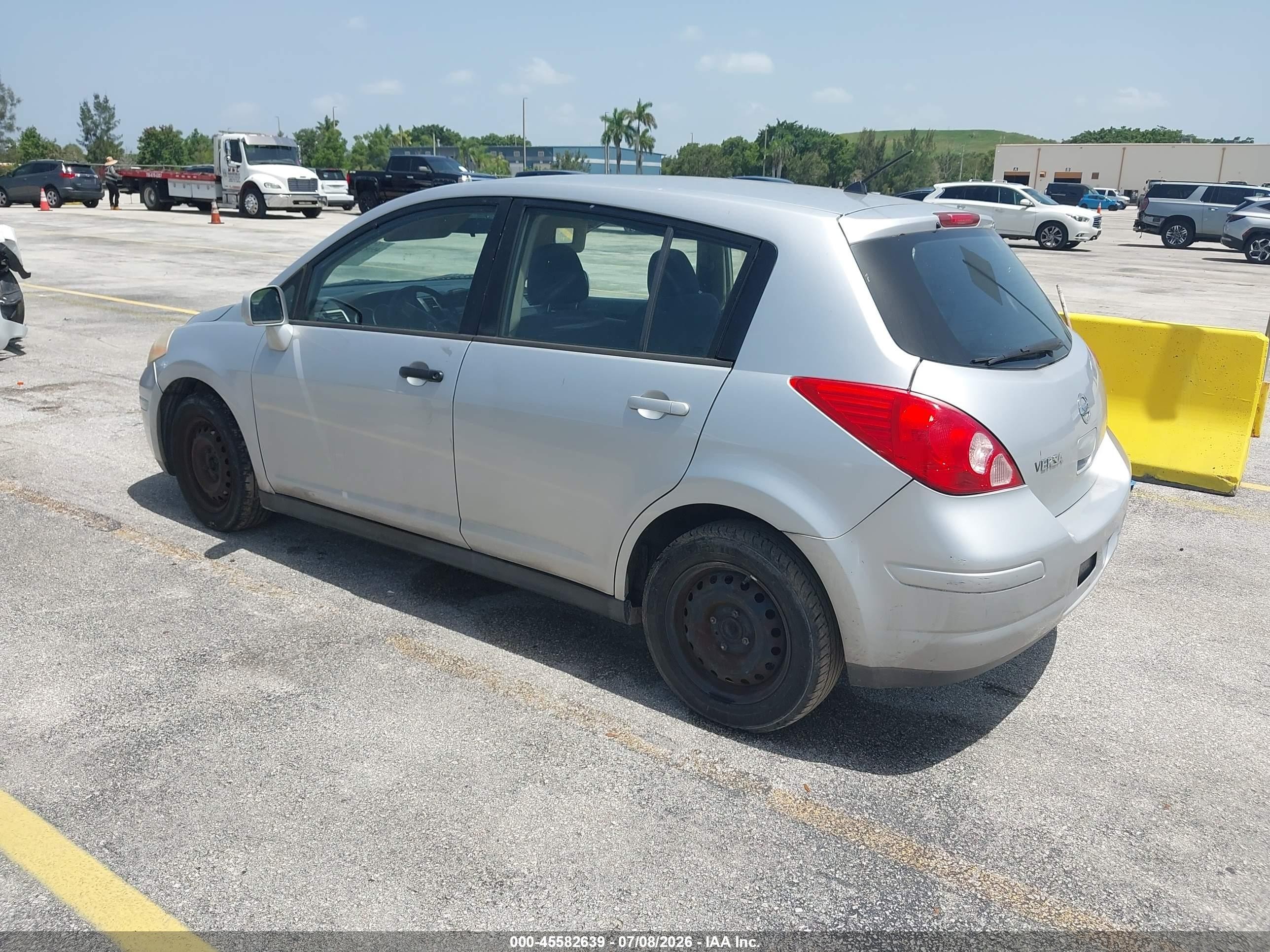 2009 Nissan Versa 1.8s Silver vin: 3N1BC13E99L425605