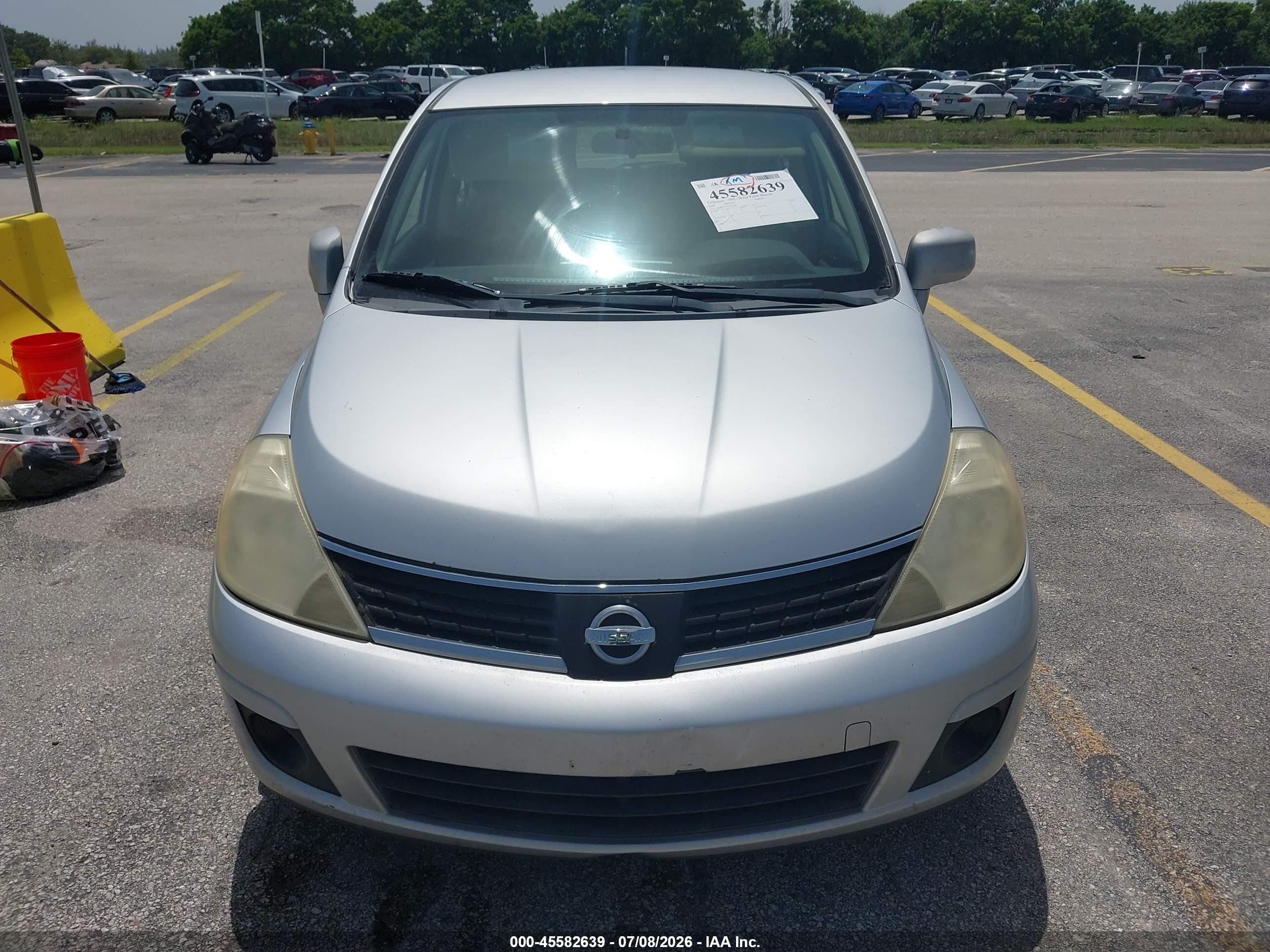 2009 Nissan Versa 1.8s Silver vin: 3N1BC13E99L425605