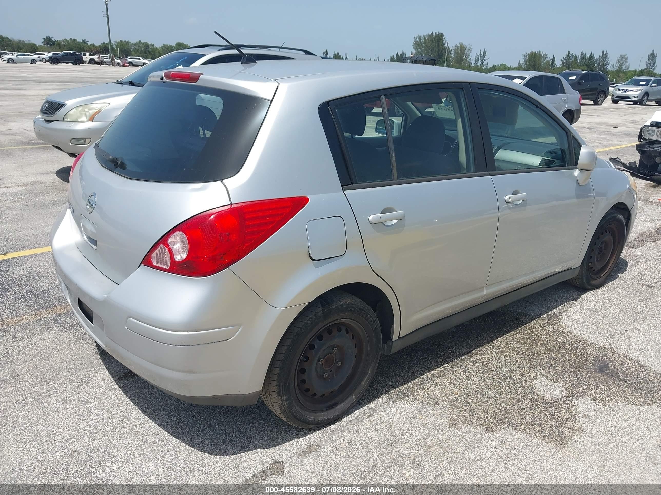2009 Nissan Versa 1.8s Silver vin: 3N1BC13E99L425605