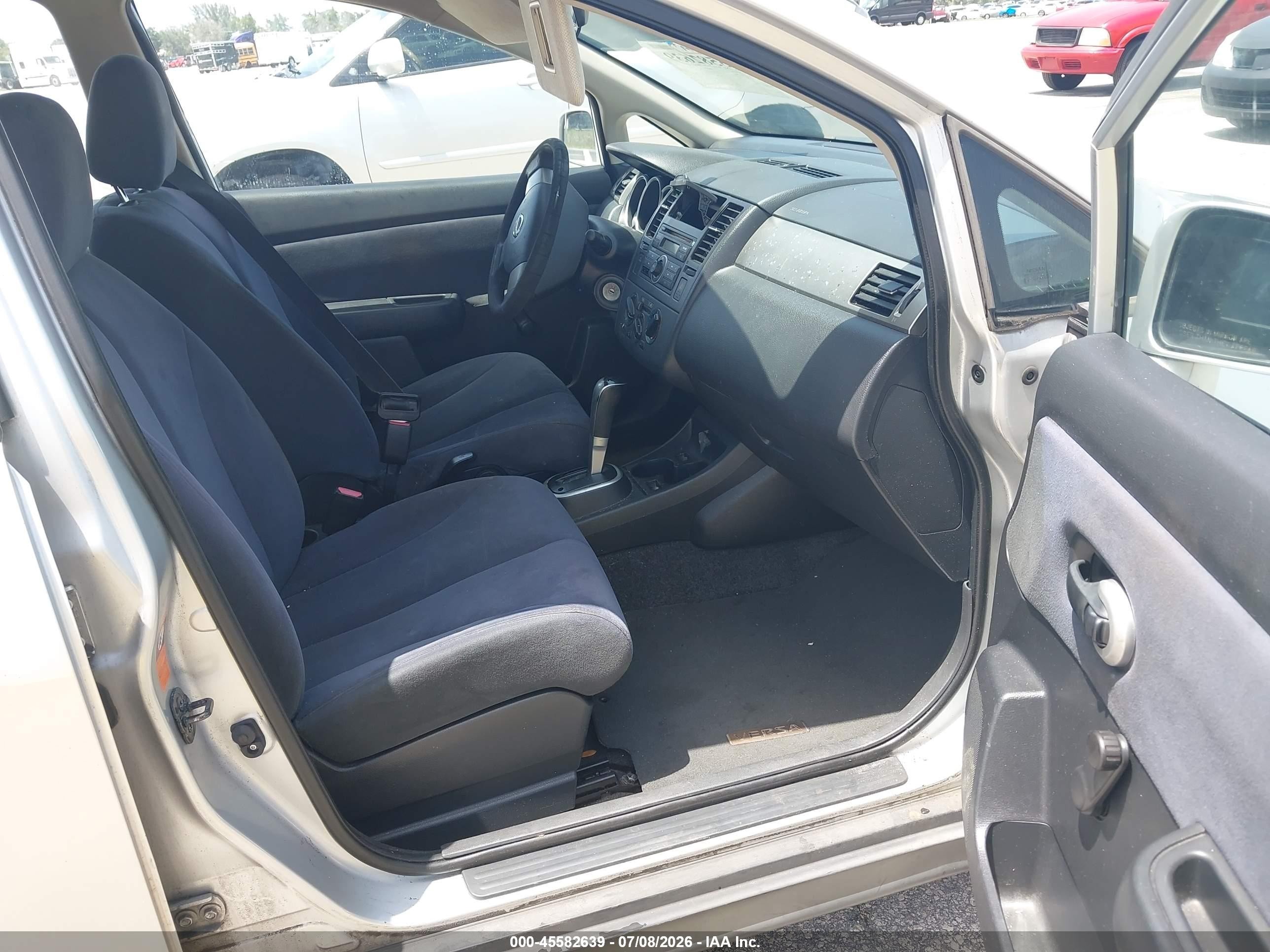 2009 Nissan Versa 1.8s Silver vin: 3N1BC13E99L425605