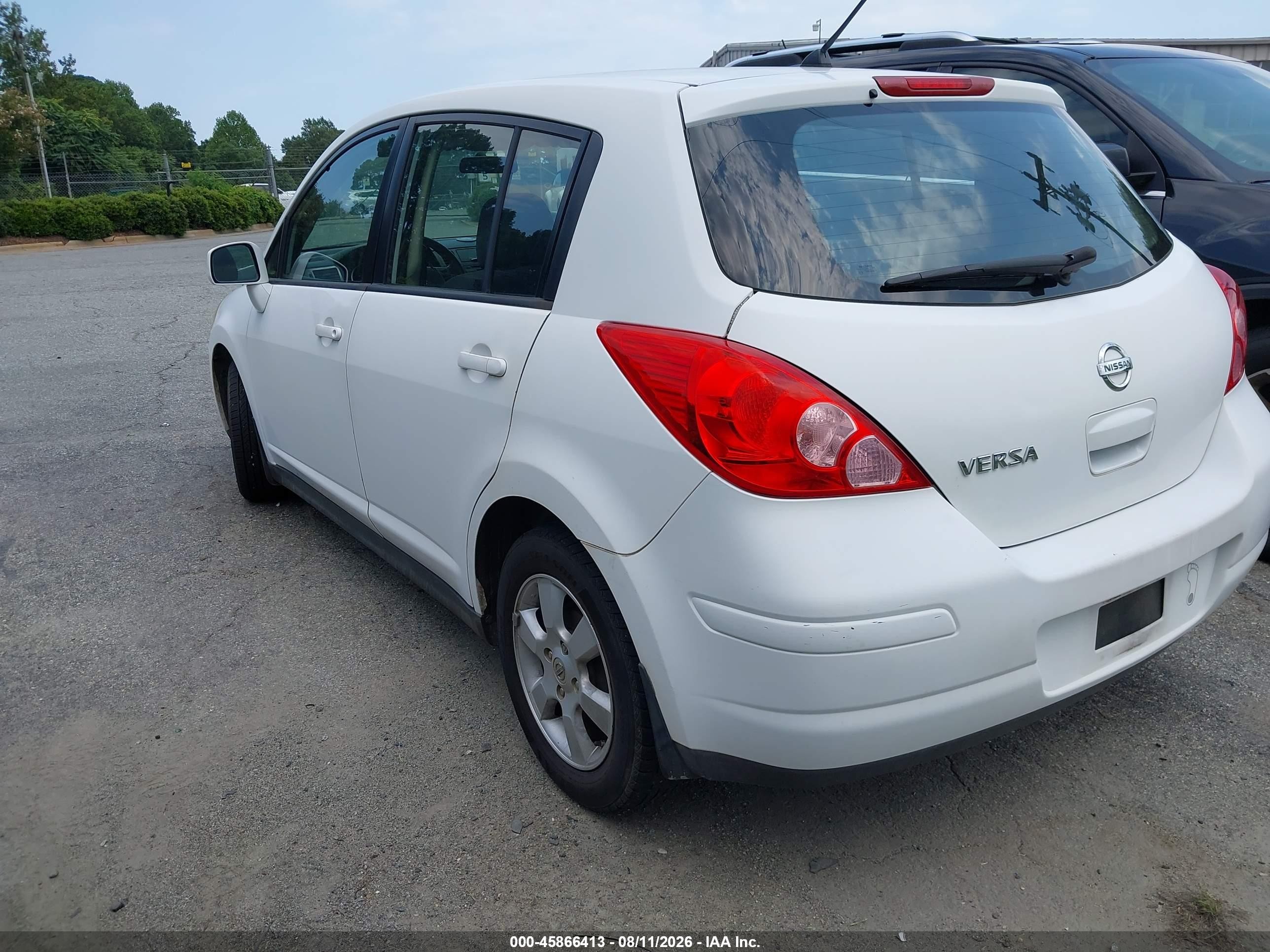 2009 Nissan Versa 1.8s Белый vin: 3N1BC13E99L472987