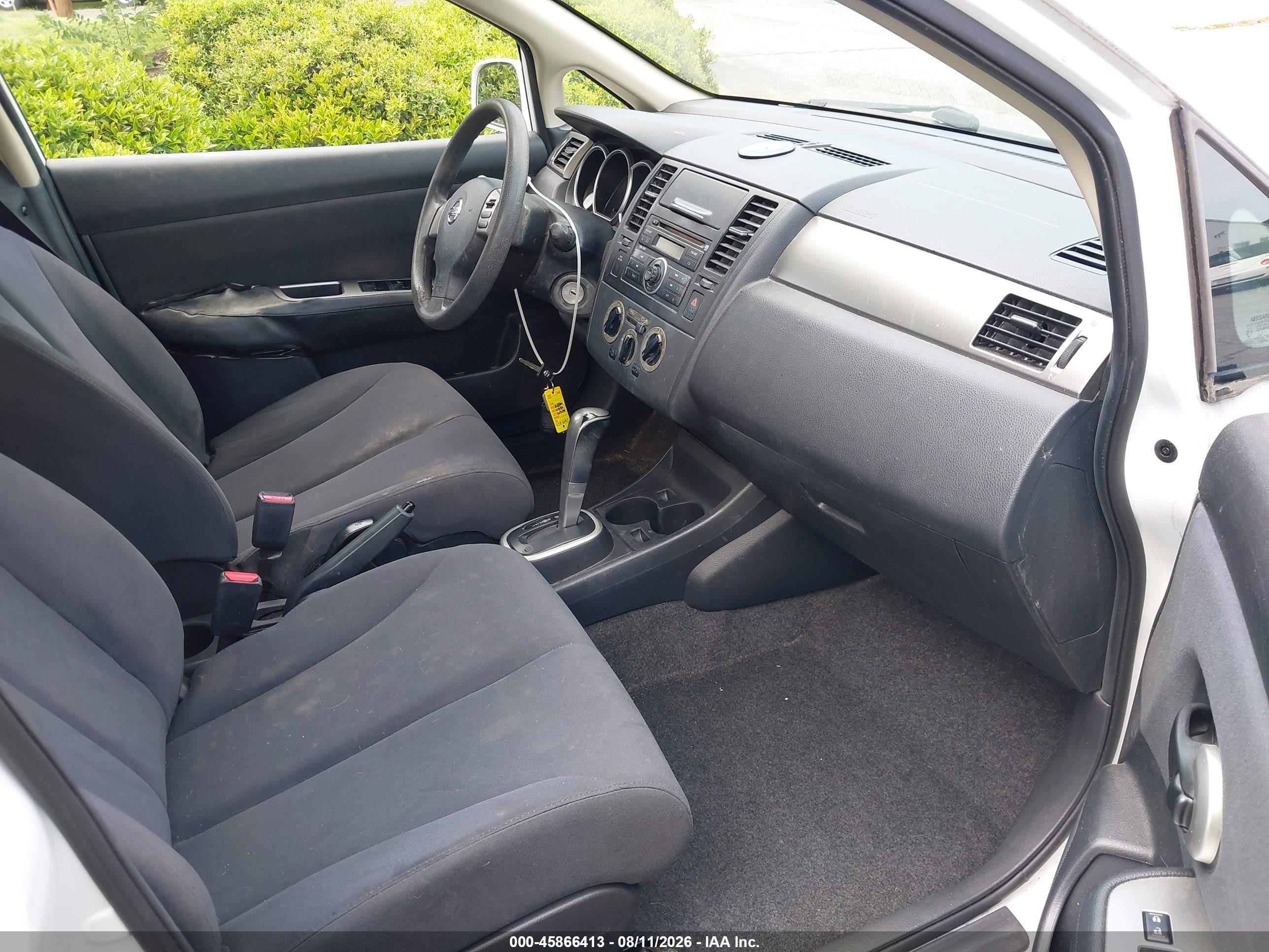 2009 Nissan Versa 1.8s Белый vin: 3N1BC13E99L472987